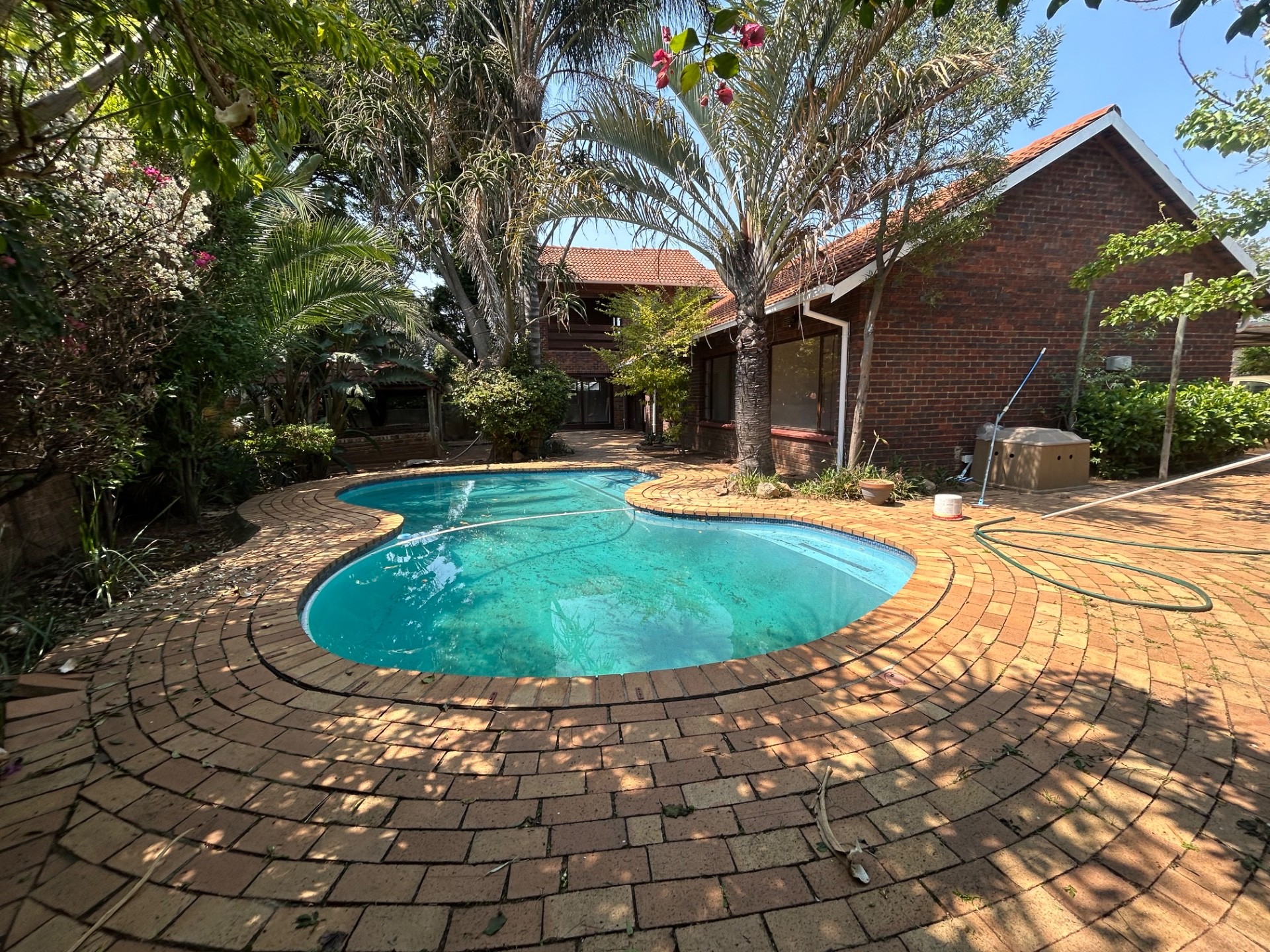 House for sale in Weltevreden Park, Roodepoort, 769 m²