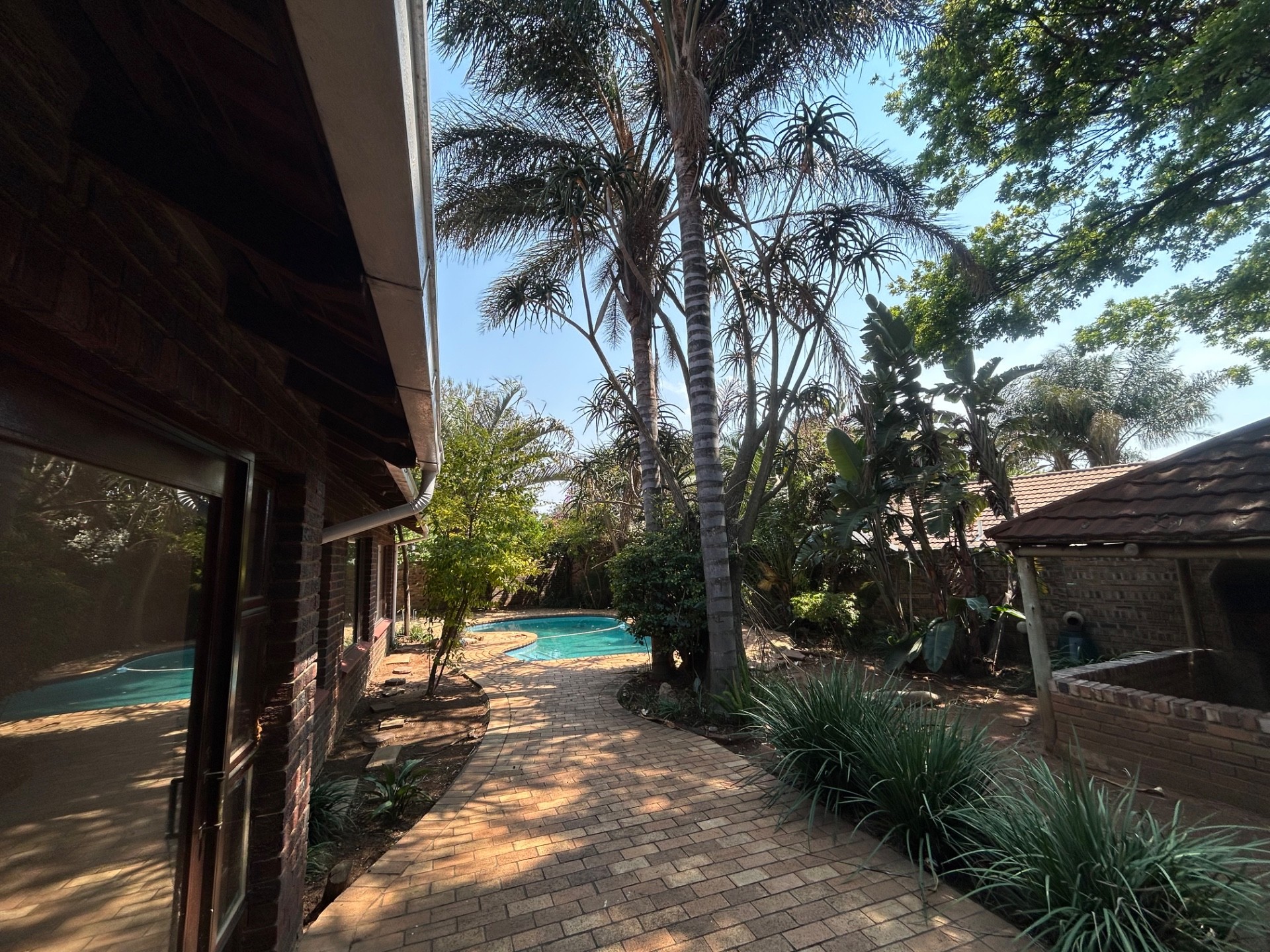 House for sale in Weltevreden Park, Roodepoort, 769 m²