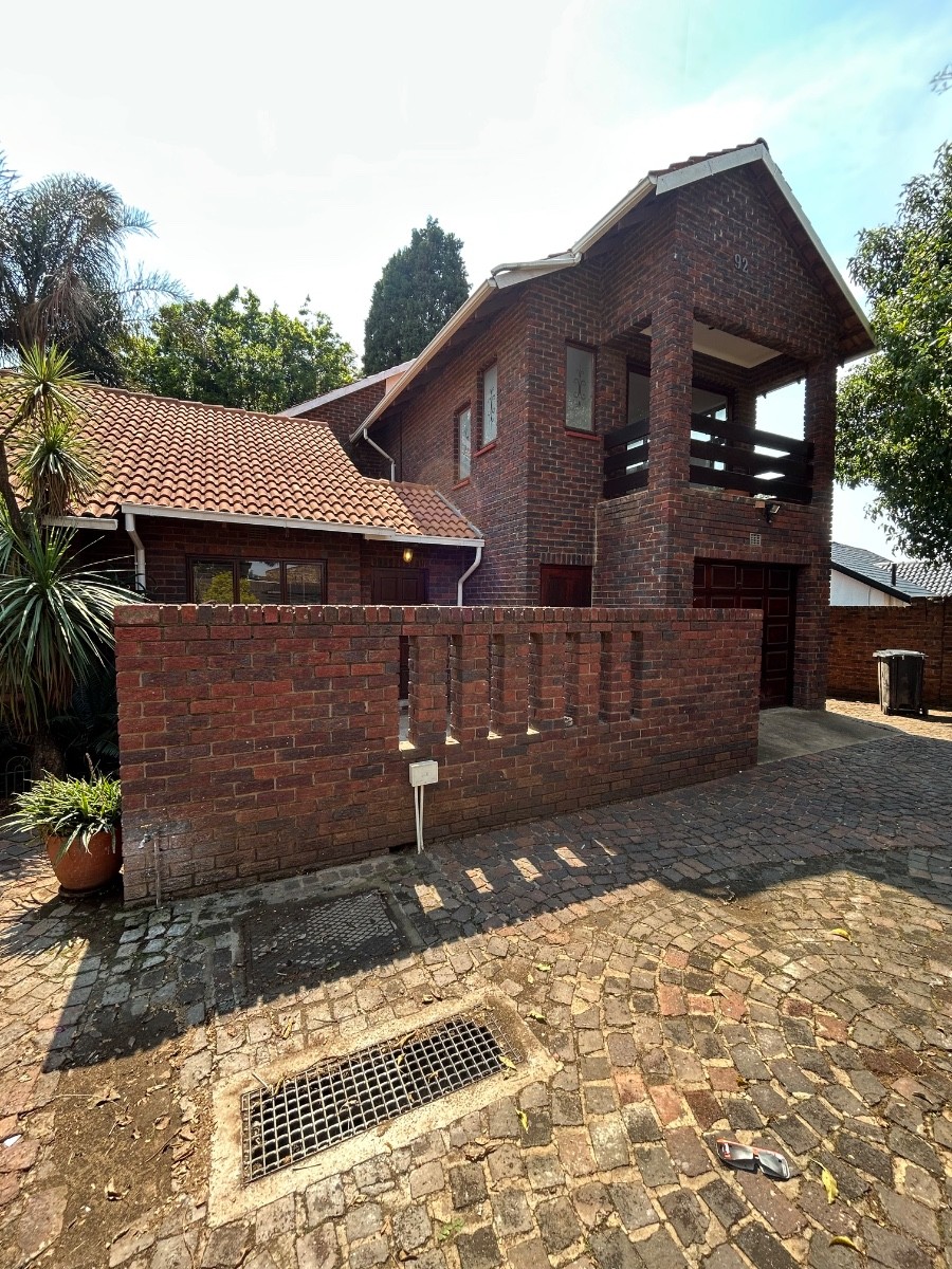 House for sale in Weltevreden Park, Roodepoort, 769 m²