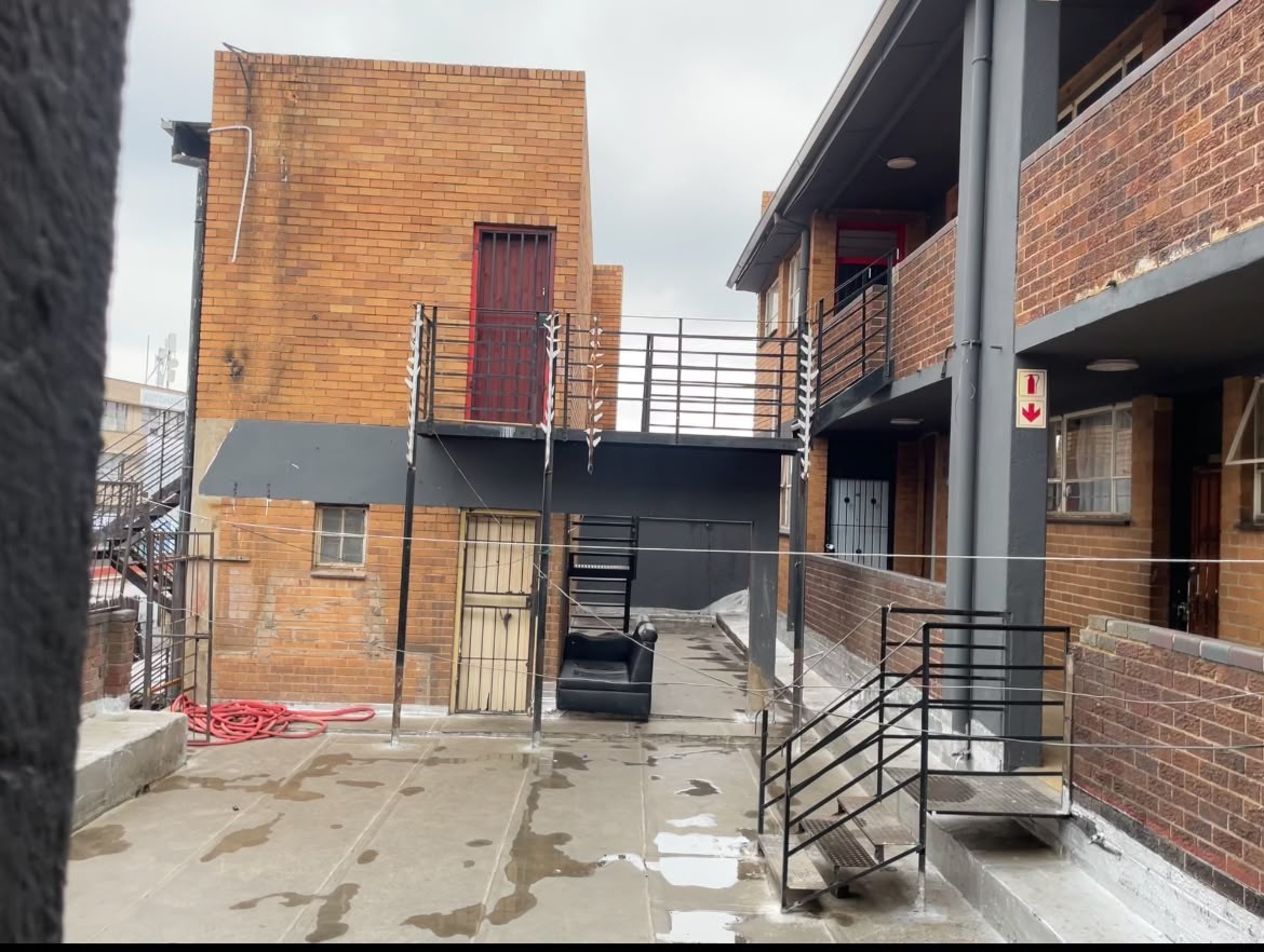 Commercial Property for sale in Rosettenville, Johannesburg, 724 m²
