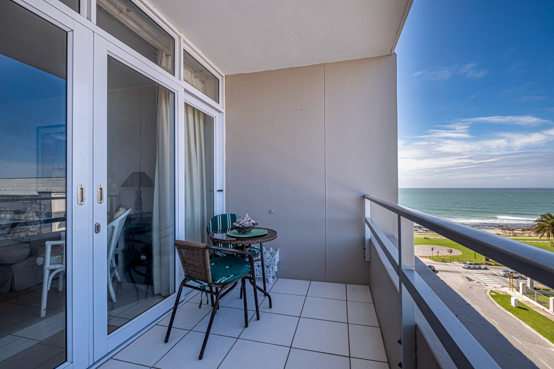 2 Bedroom Apartment For Sale in Summerstrand