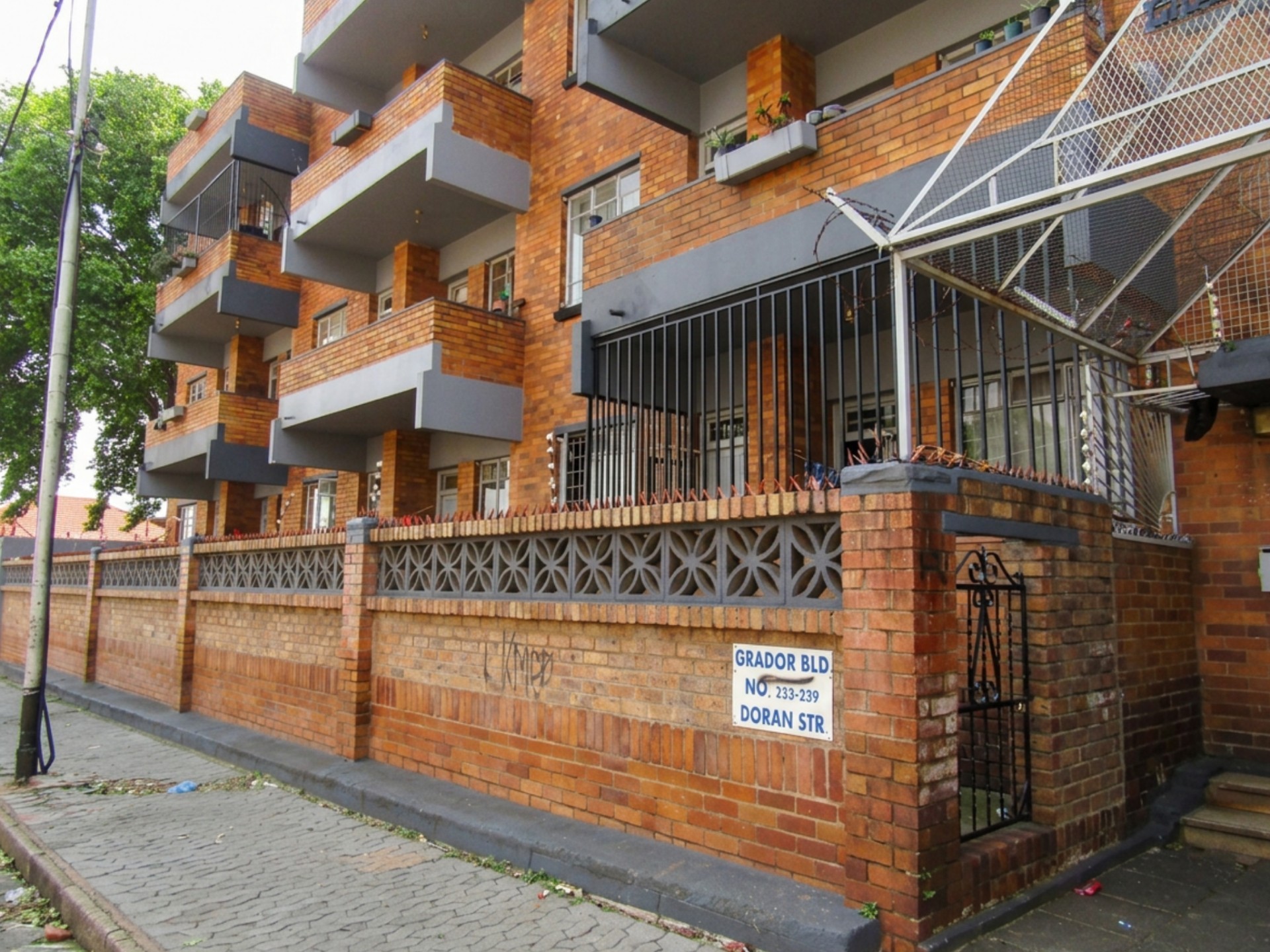 Apartment for sale in Jeppestown, Johannesburg, 181, Grador, 233 Doran Street, Jeppestown, Johannesburg, Gauteng, 75 m²