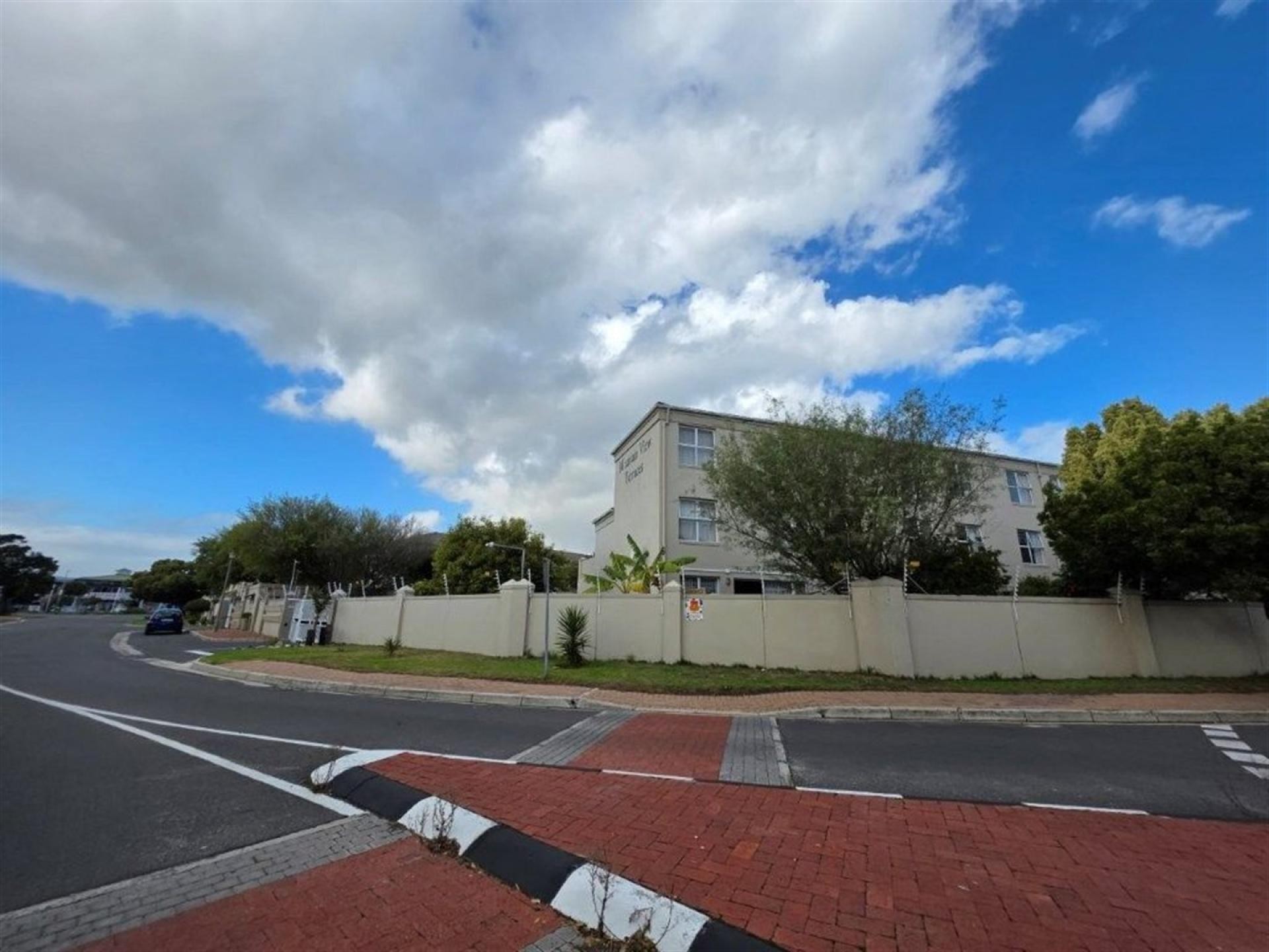 Apartment for sale in Parklands East, Parklands, Blouberg, 107 m²