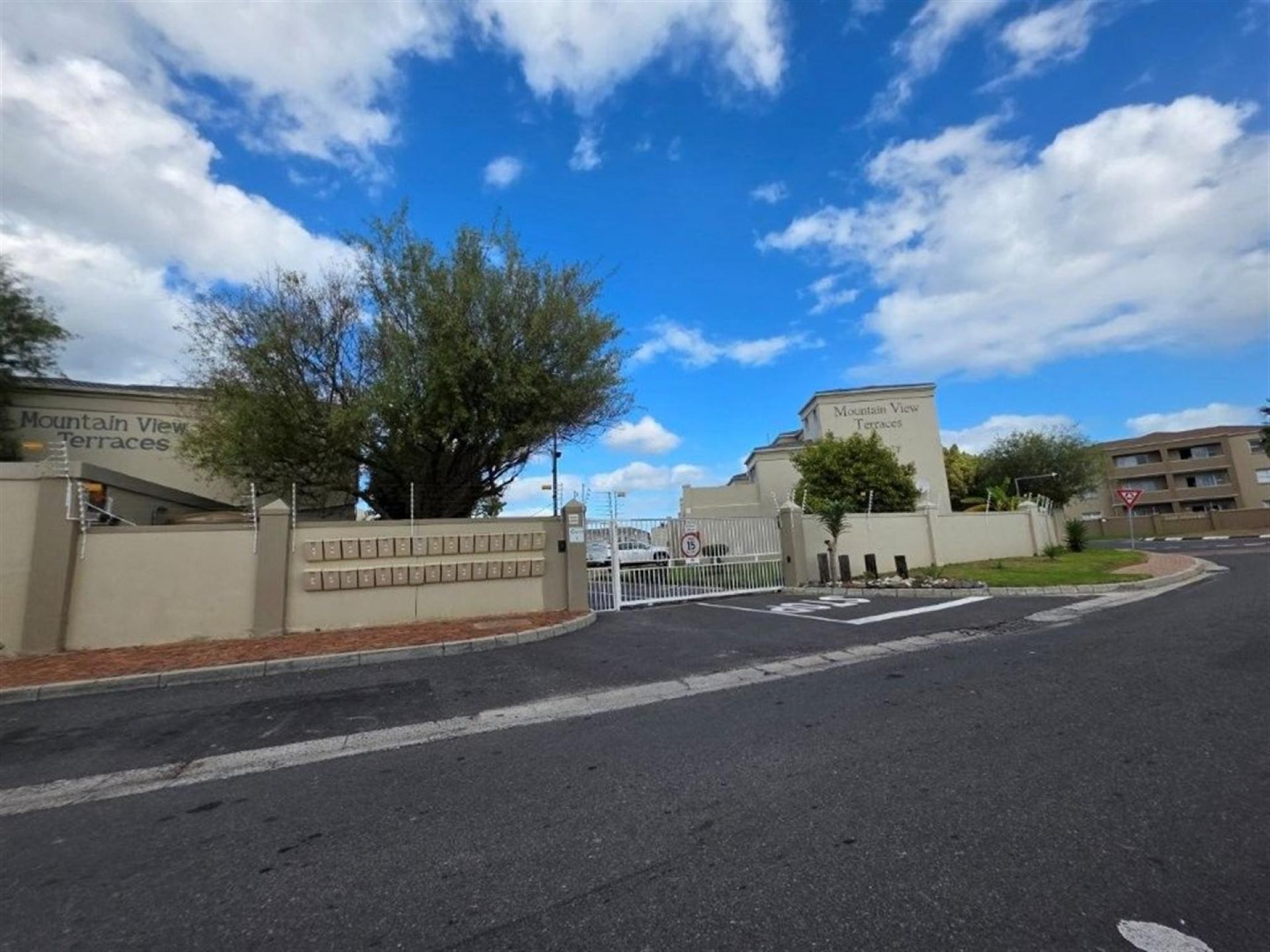 Apartment for sale in Parklands East, Parklands, Blouberg, 107 m²