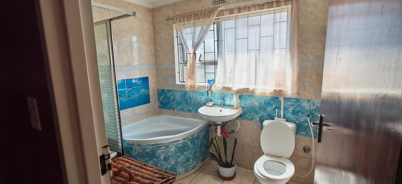 House for sale in Eastridge, Mitchells Plain, 223 m²