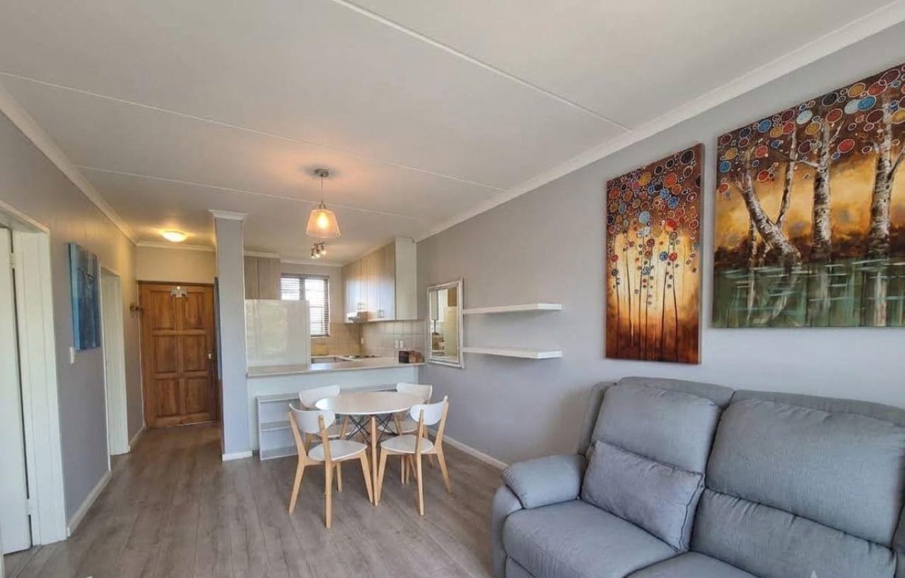 Apartment for sale in Burgundy Estate, Milnerton, 61 m²