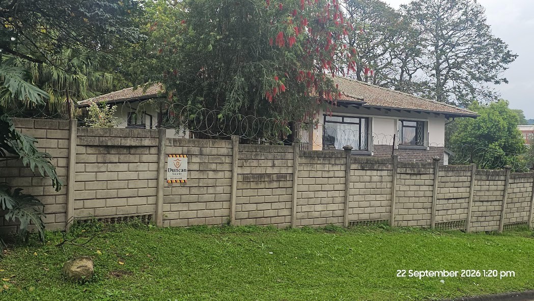 Charming and Secure Freestanding Home with Flatlet in Ashley