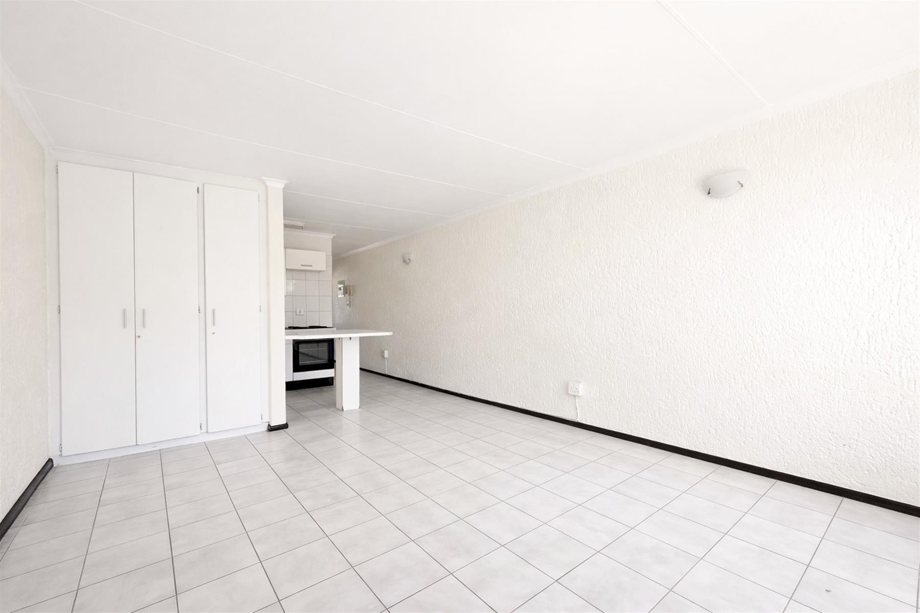 Studio Apartment for rent in Fourways Gardens, Sandton, 34 m²
