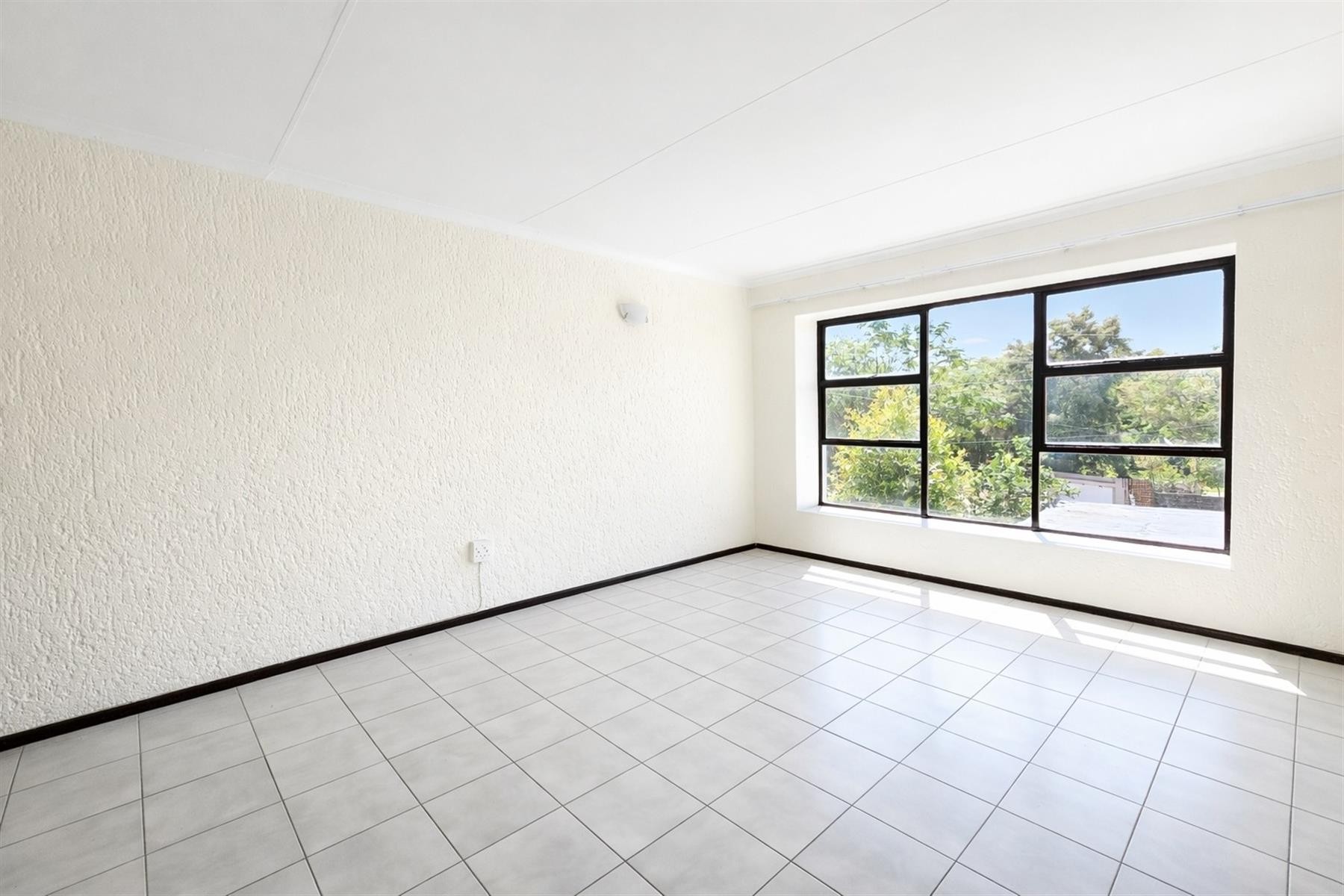 Studio Apartment for rent in Fourways Gardens, Sandton, 34 m²