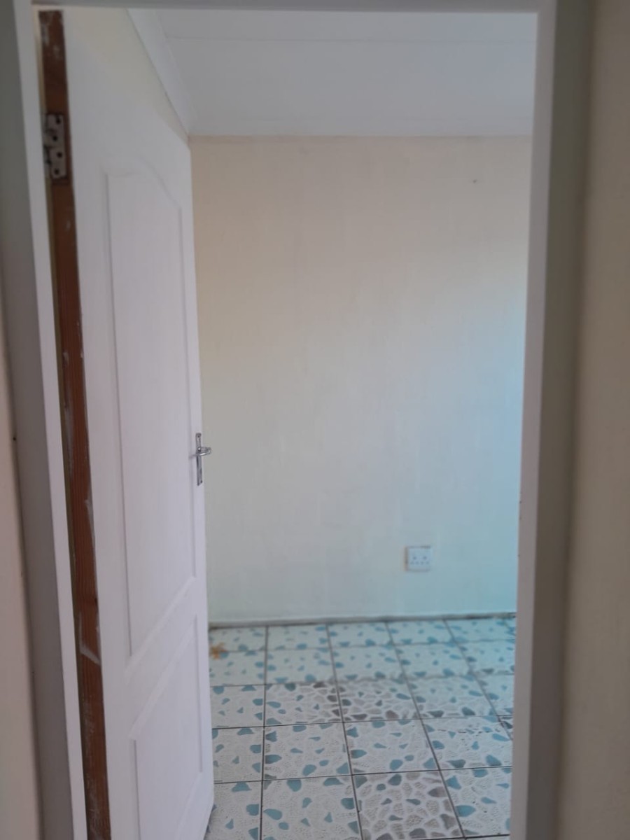 House for sale in Ekuphumleni, Khayelitsha, 100 m²