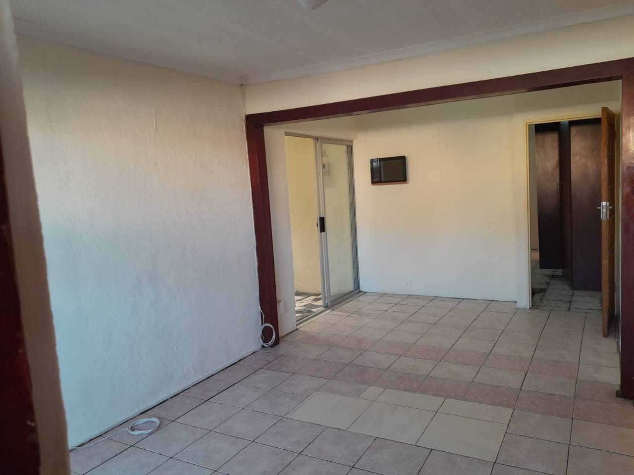 House for sale in Ekuphumleni, Khayelitsha, 100 m²