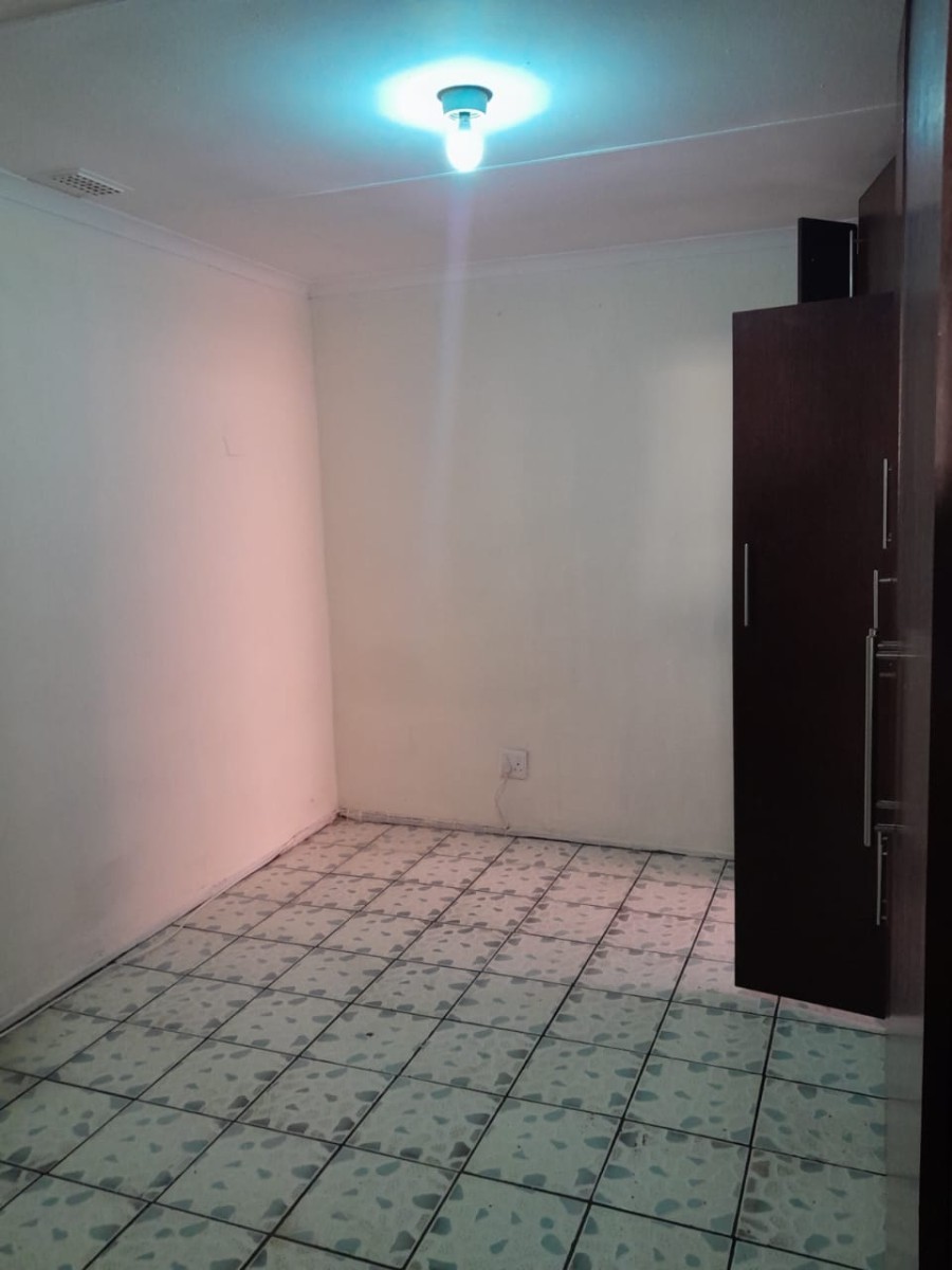 House for sale in Ekuphumleni, Khayelitsha, 100 m²