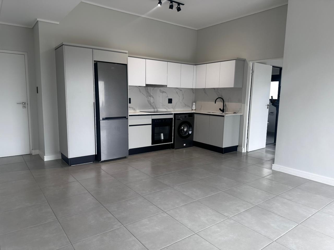 Apartment for rent in Waterfall, Midrand, 344 12, Munyaka Estate, 1 mia drive, Waterfall, Midrand, Gauteng, 41 m²