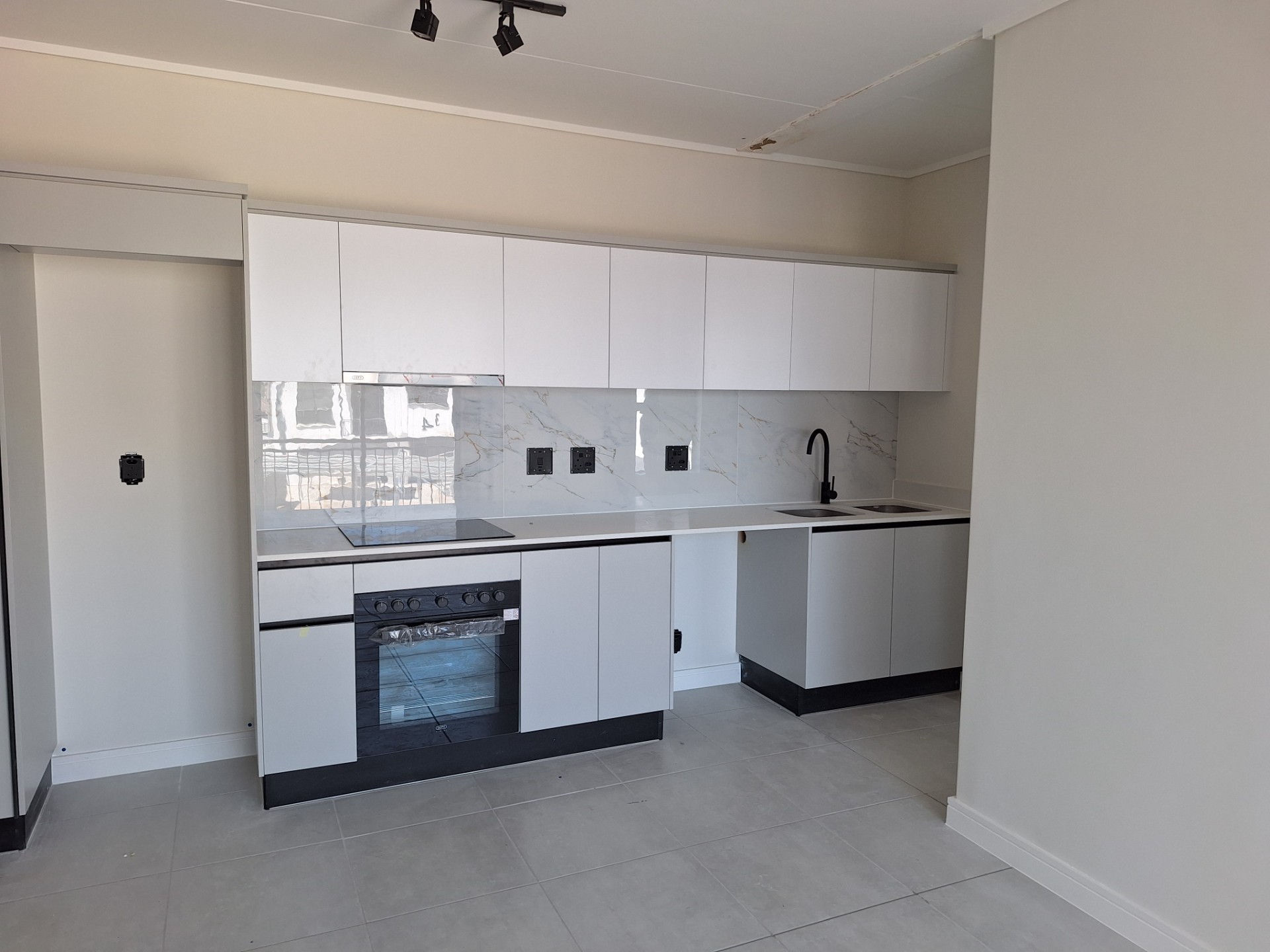 Apartment for rent in De Kuile Lifestyle Estate, Kuils River, 3410 (2nd floor), De Kuile Lifestyle Estate, 1 Zevenhof Road, De Kuile Lifestyle Estate, Kuils River, Western Cape, 43 m²