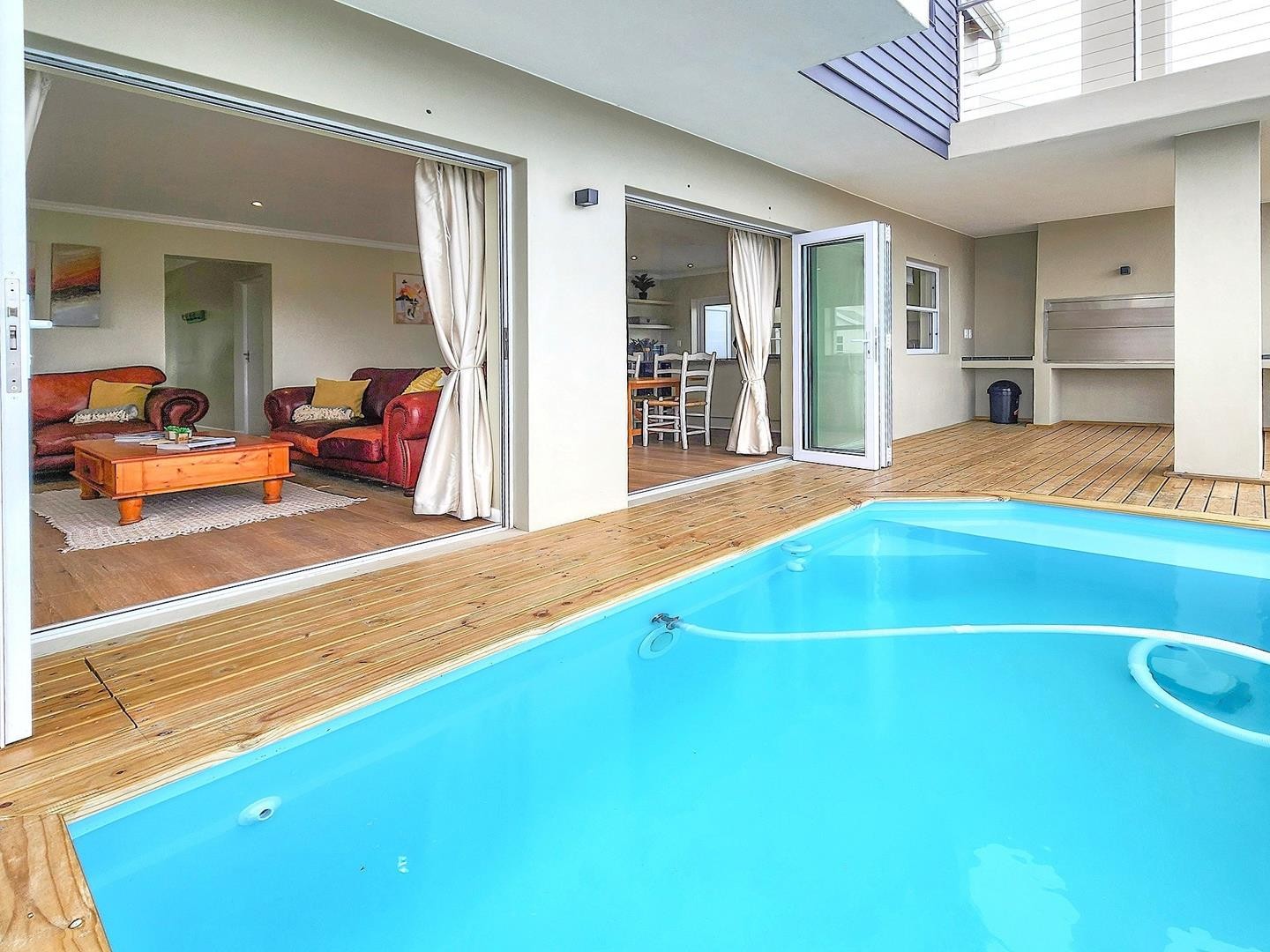 House for sale in Costa Sarda, Knysna, 200 m²