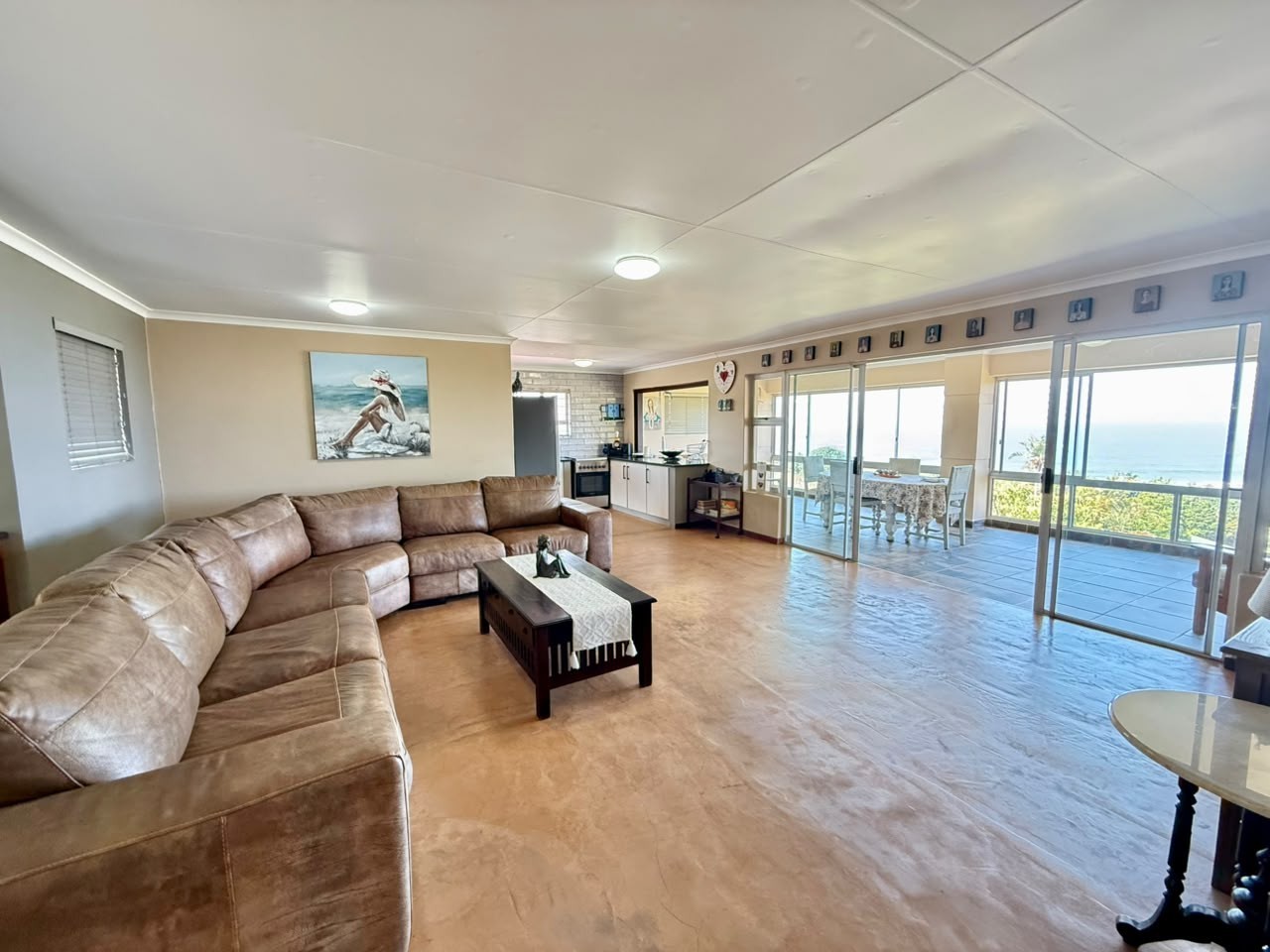 House for sale in Glenmore, Port Edward, KwaZulu Natal, 1710 m²