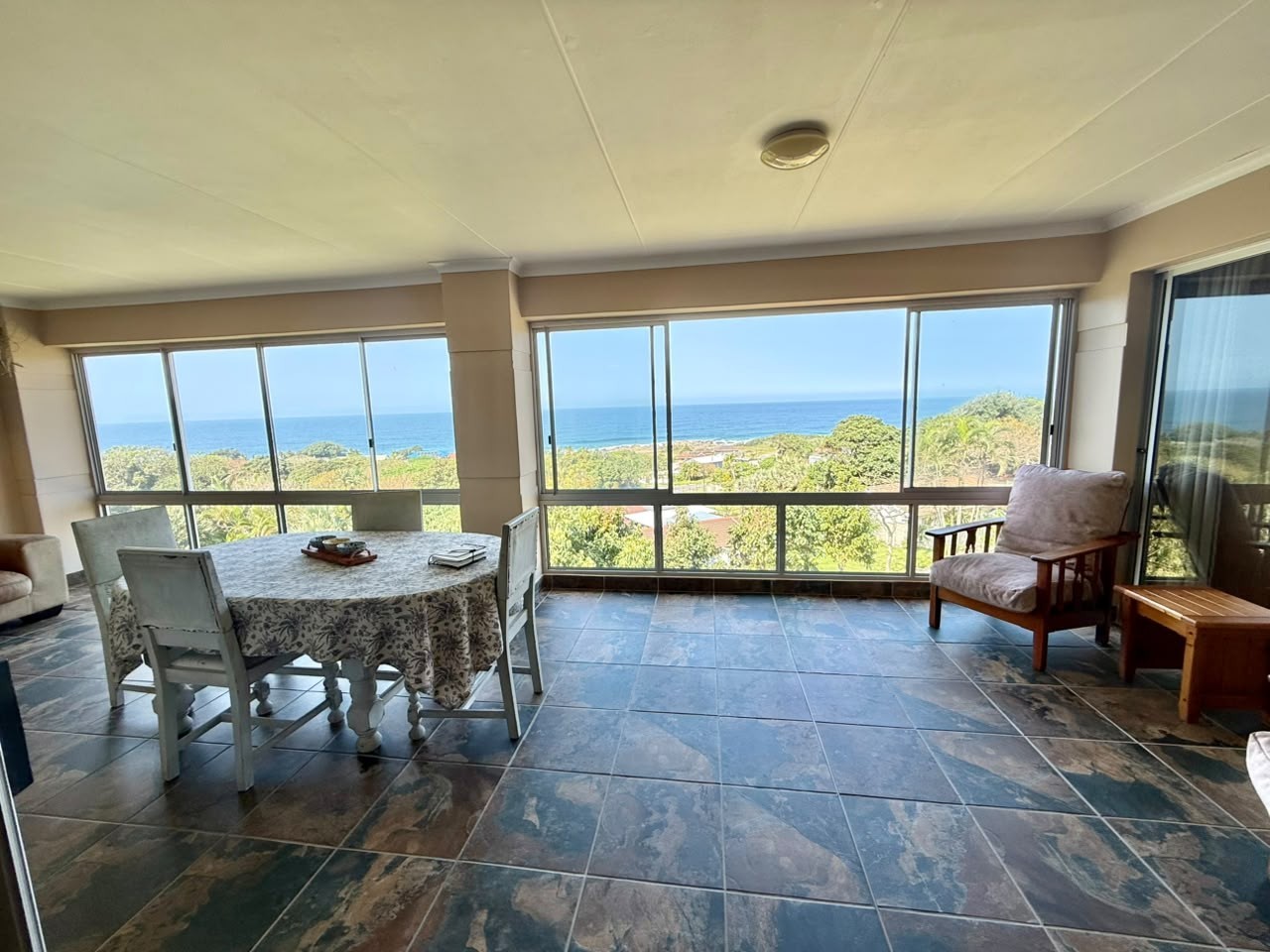 House for sale in Glenmore, Port Edward, KwaZulu Natal, 1710 m²