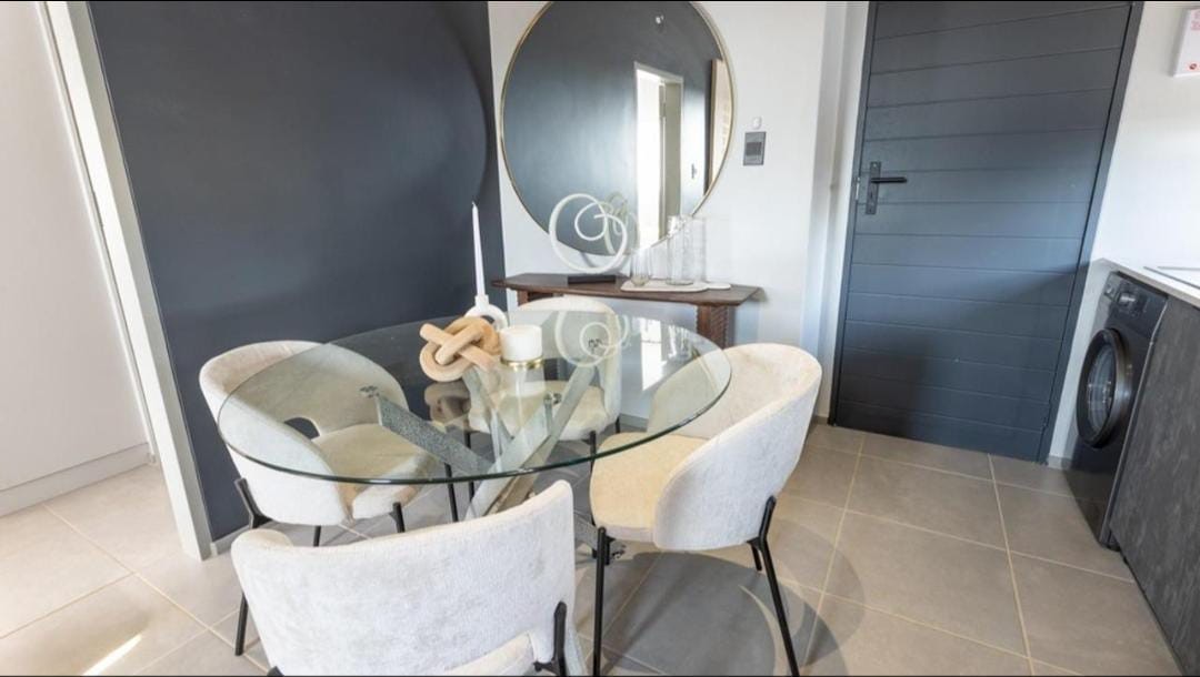 Apartment for sale in Castle Gate, Pretoria, 70 m²