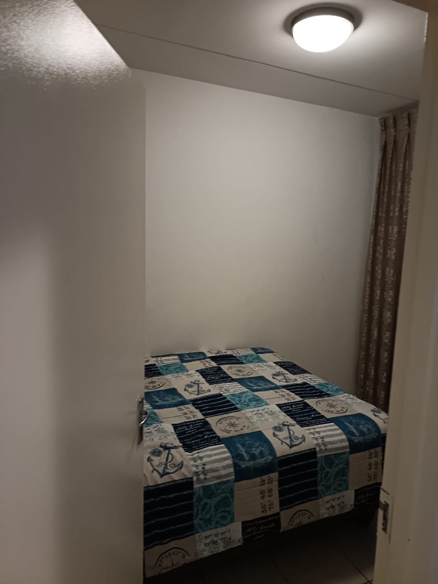 Apartment for sale in Fleurhof, Roodepoort, 11  (2nd floor), Rocky Ridge, 2049 Lily, Fleurhof, Roodepoort, Gauteng, 43 m²