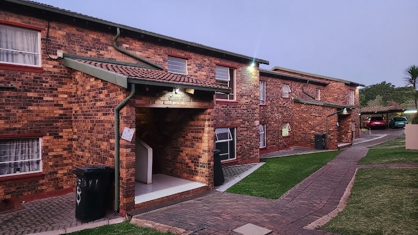Townhouse for sale in Discovery, Roodepoort, 73 m²
