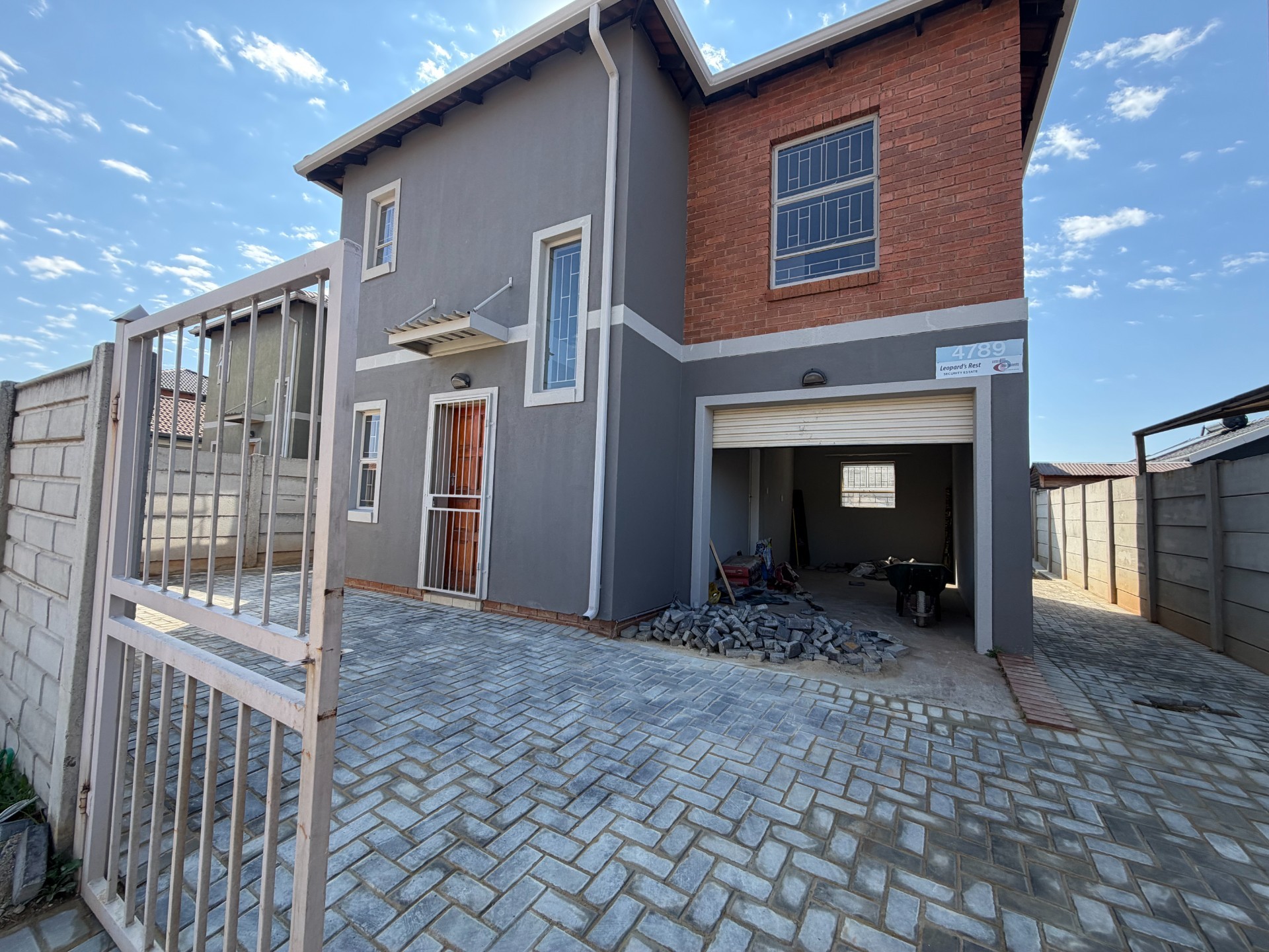 House for sale in Albertsdal, Alberton, 180 m²