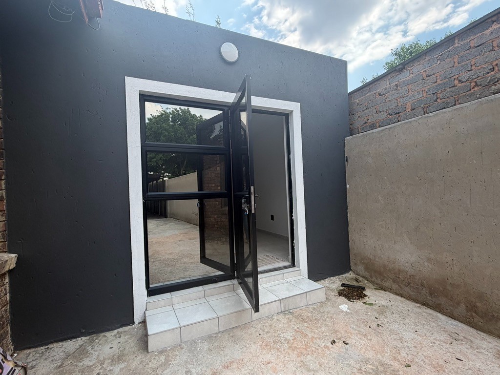 Apartment for rent in Elandspark, Johannesburg
