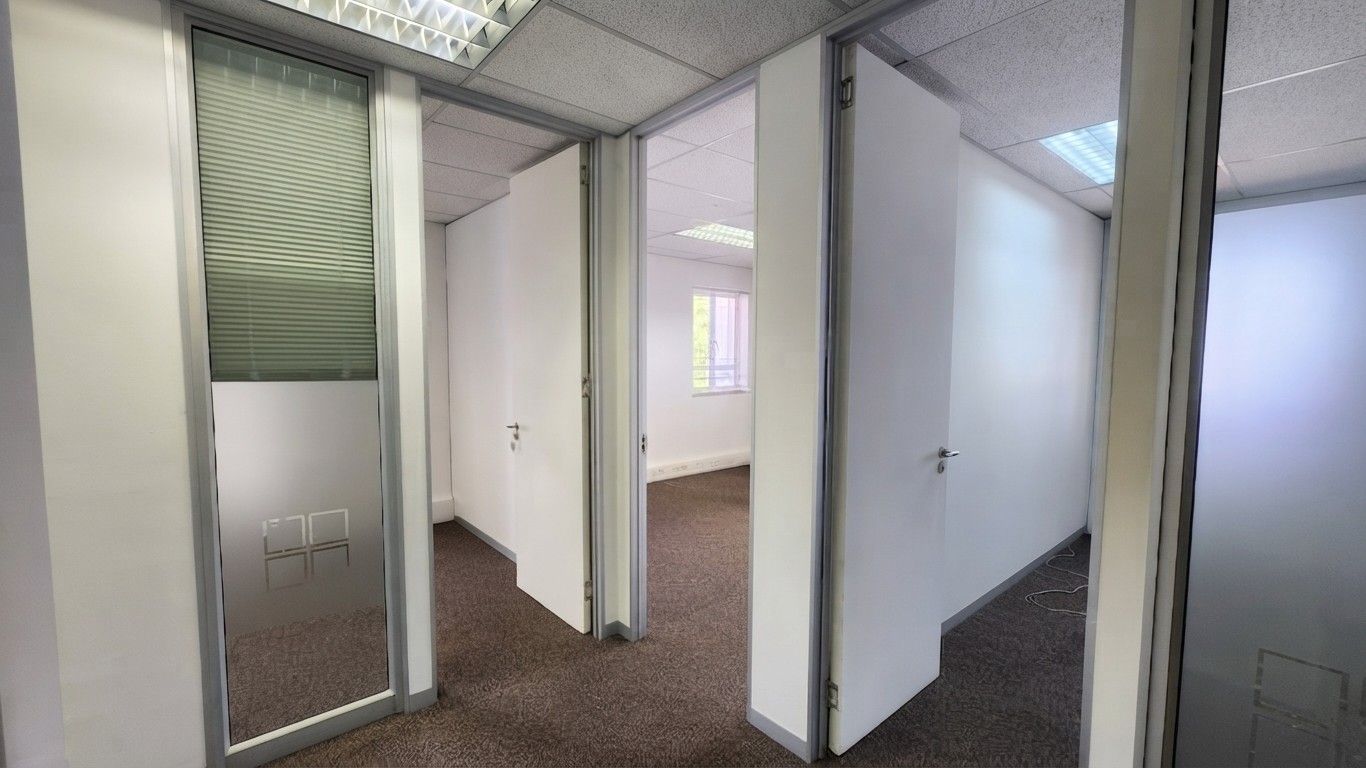 Office for rent in Bryanston East, Bryanston, Sandton, 185 m²