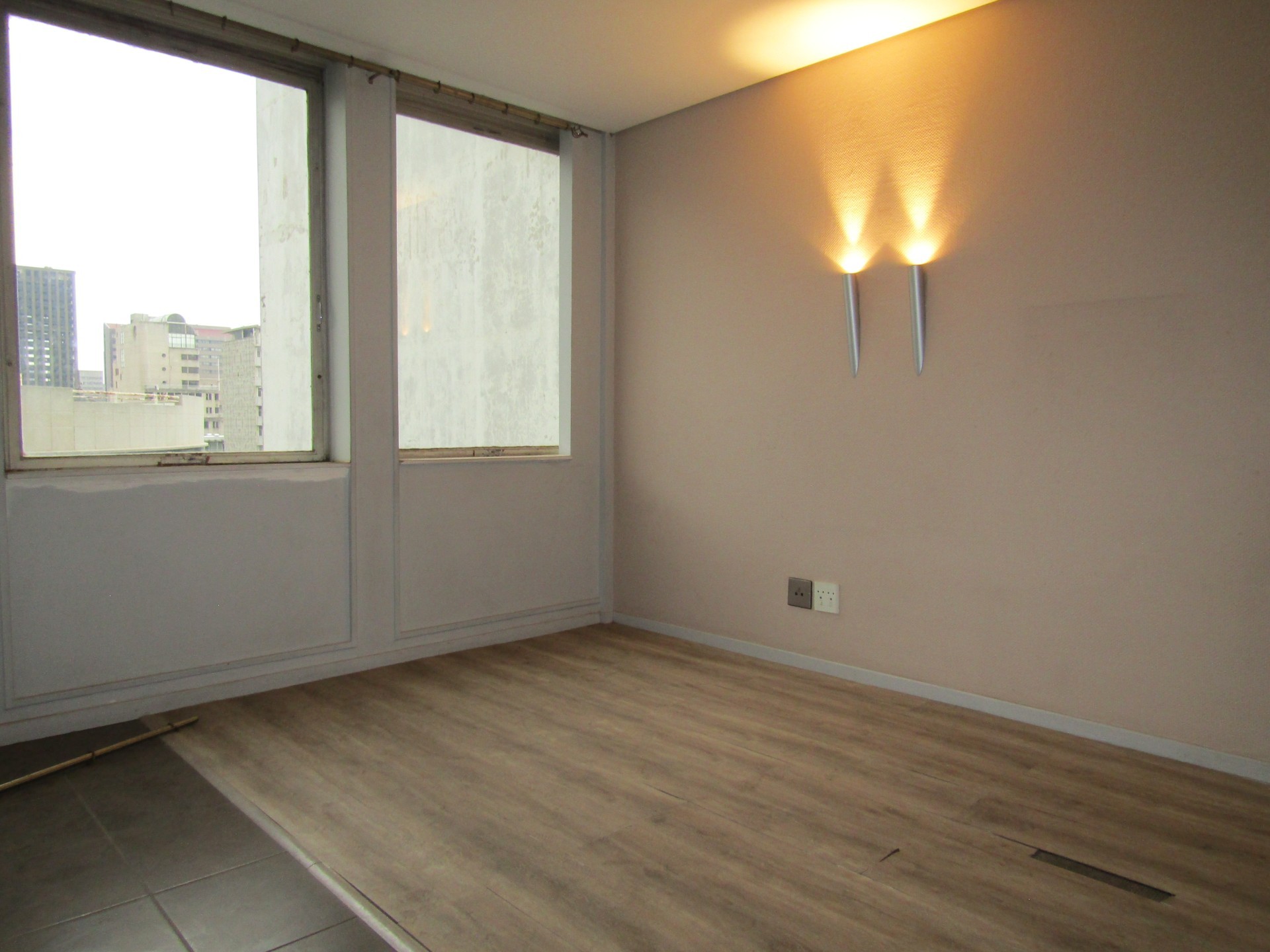 Apartment for rent in Marshalltown, Johannesburg, 91, Isibaya House, 47 Anderson Street, Marshalltown, Johannesburg, Gauteng, 25 m²