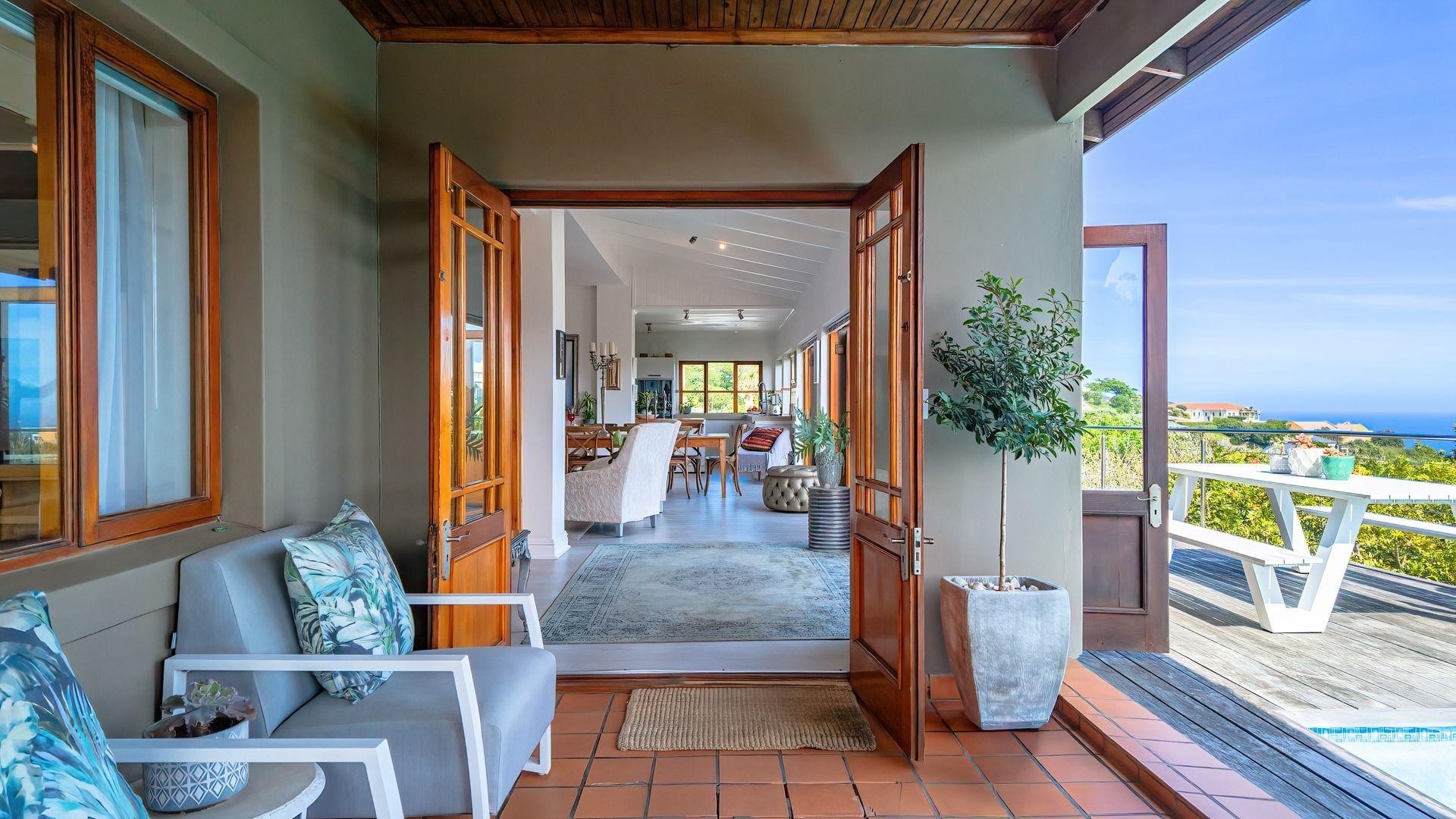 House for sale in Knysna, 517 m²