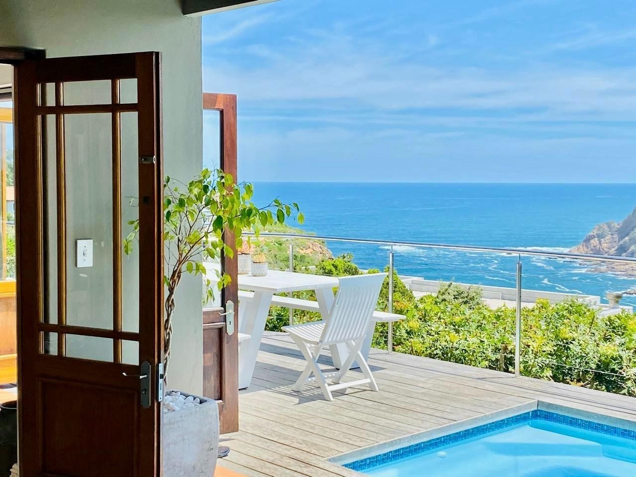 House for sale in Knysna, 517 m²