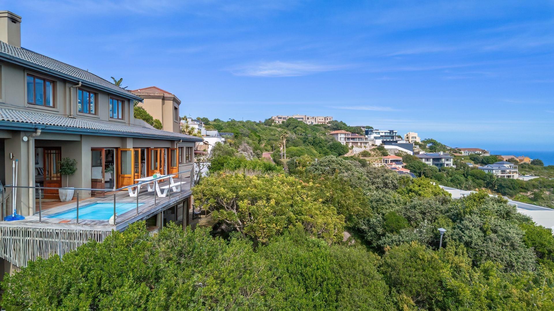 House for sale in Knysna, 517 m²