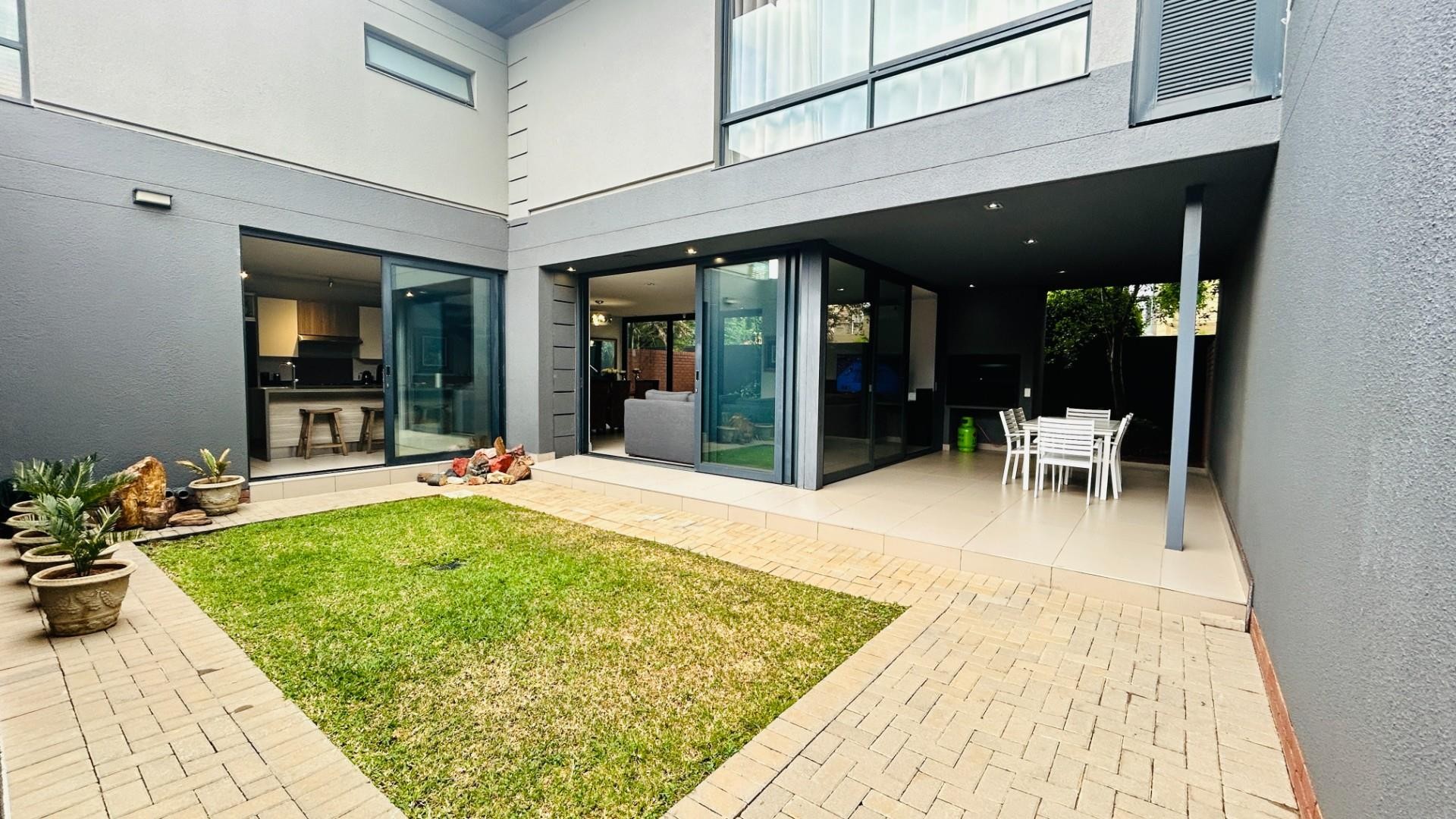 House for rent in Waterkloof Ridge, Pretoria, 255 m²