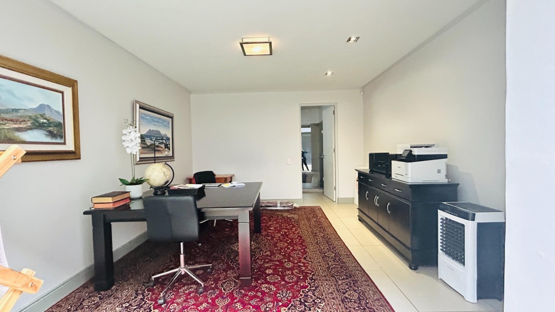 House for rent in Waterkloof Ridge, Pretoria, 255 m²