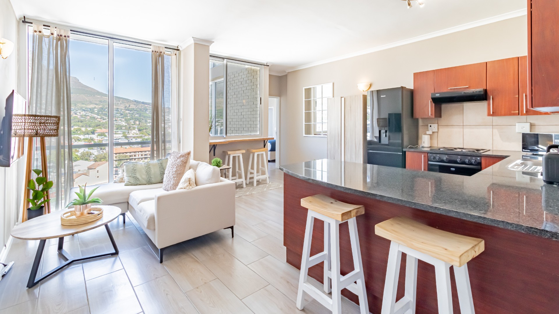 Apartment for rent in Cape Town City Centre, Cape Town, 1608 Perspectives (16th floor), 37 Roeland, Cape Town City Centre, Cape Town, Western Cape, 68 m²
