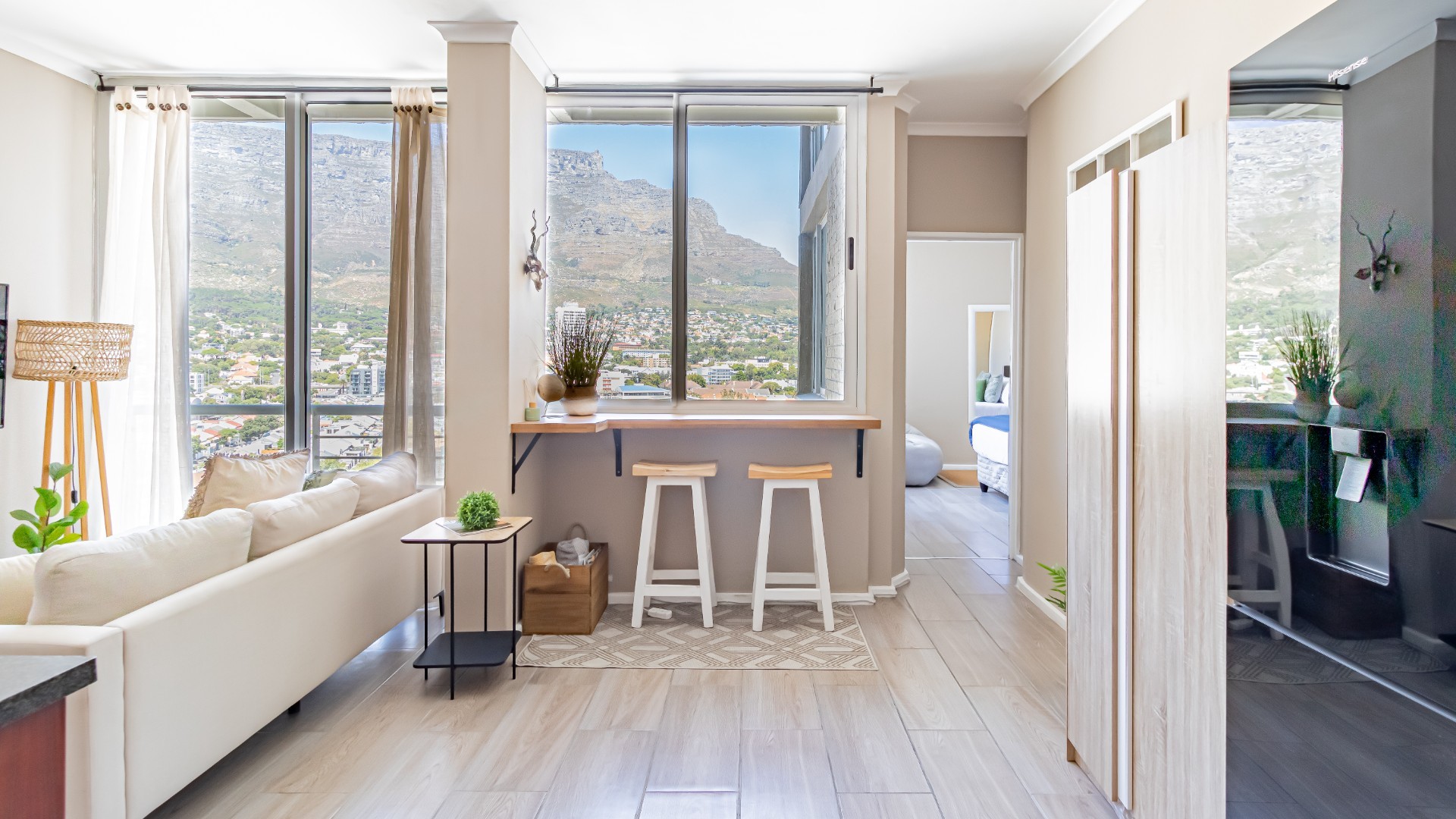 Apartment for rent in Cape Town City Centre, Cape Town, 1608 Perspectives (16th floor), 37 Roeland, Cape Town City Centre, Cape Town, Western Cape, 68 m²