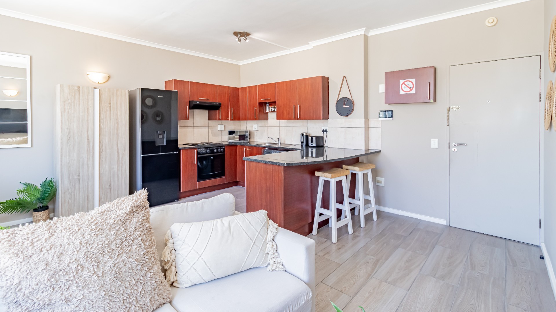 Apartment for rent in Cape Town City Centre, Cape Town, 1608 Perspectives (16th floor), 37 Roeland, Cape Town City Centre, Cape Town, Western Cape, 68 m²