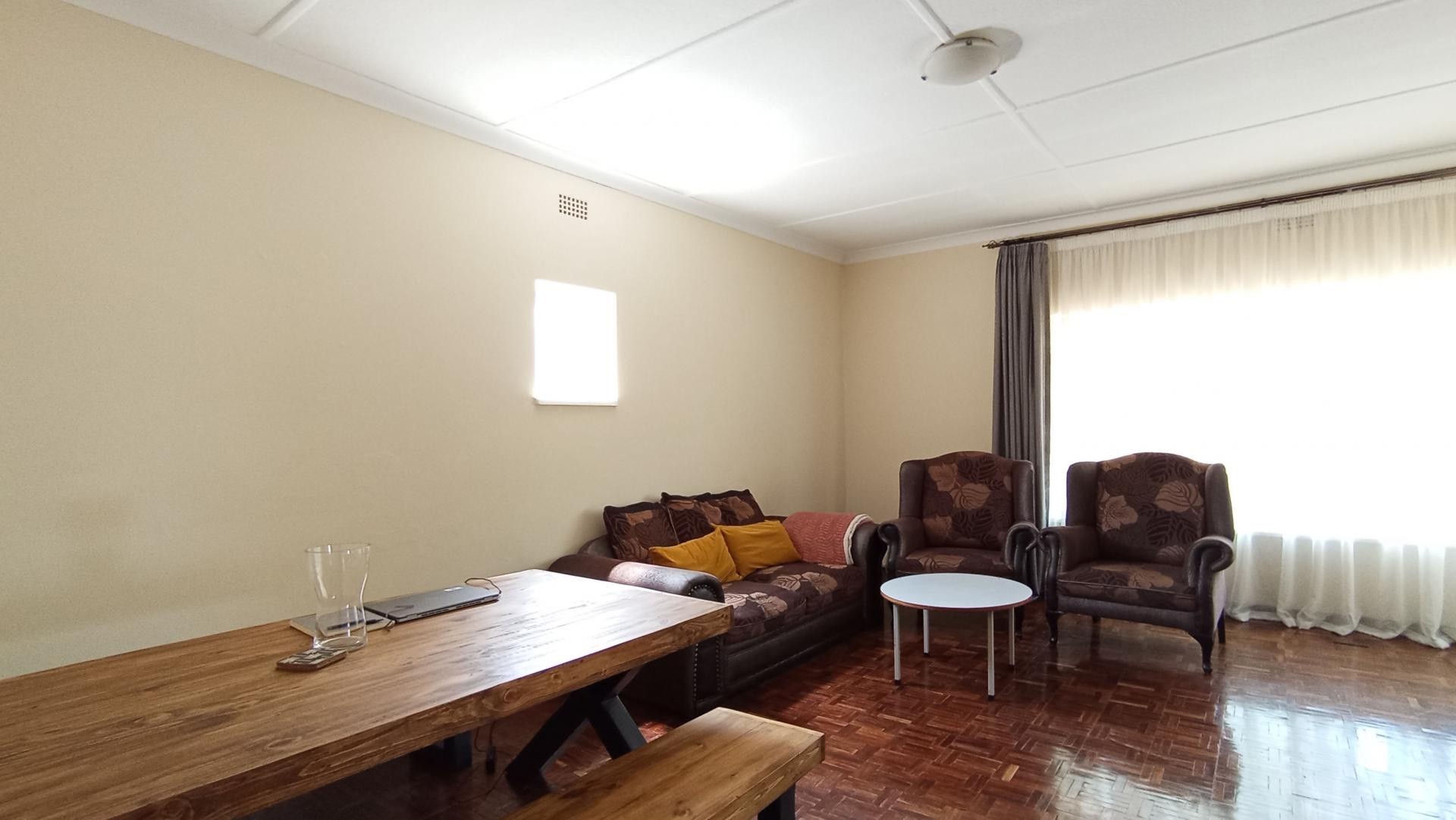 Apartment for sale in Florida, Roodepoort, 77 m²