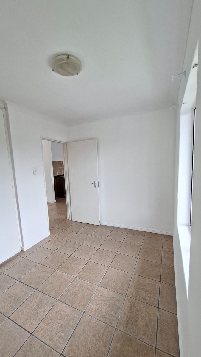 Apartment for sale in Belgravia, Bellville, (2nd floor), Villa Helena, 4 Scharmberg Street, Belgravia, Bellville, Western Cape, 57 m²