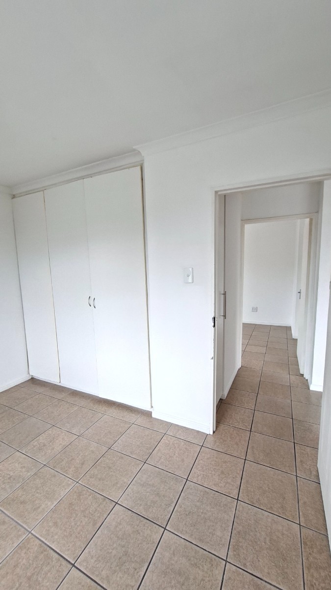 Apartment for sale in Belgravia, Bellville, (2nd floor), Villa Helena, 4 Scharmberg Street, Belgravia, Bellville, Western Cape, 57 m²