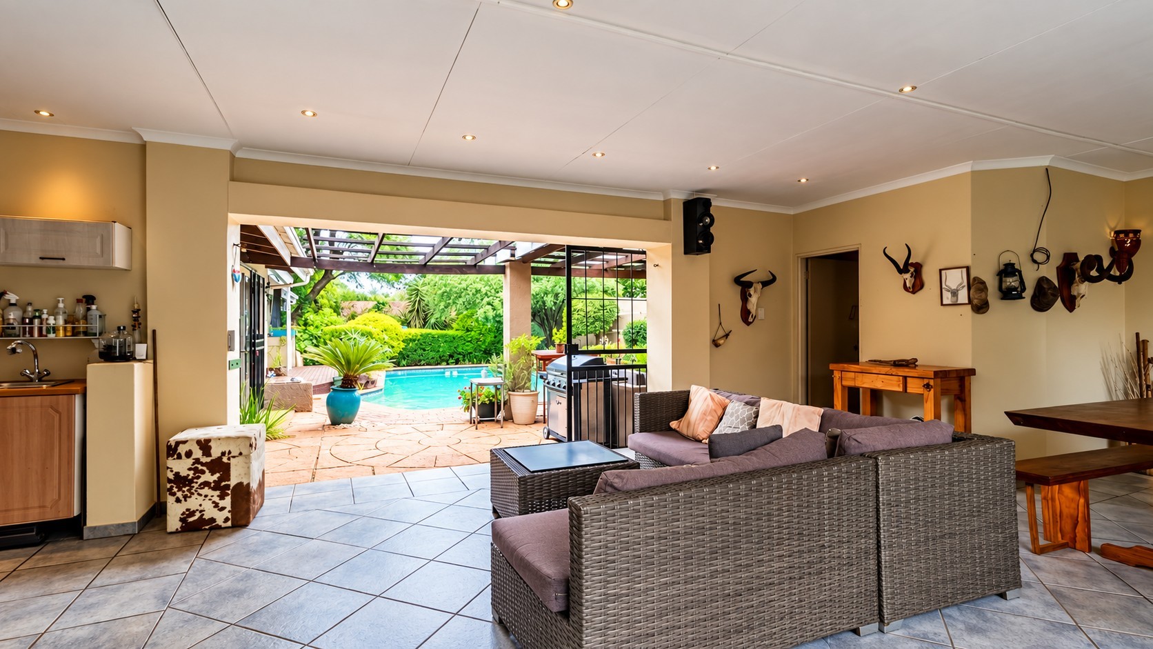 House for sale in Hurlyvale, Edenvale, 7 Chopin Road, Hurlyvale, Edenvale, Gauteng, 1055 m²