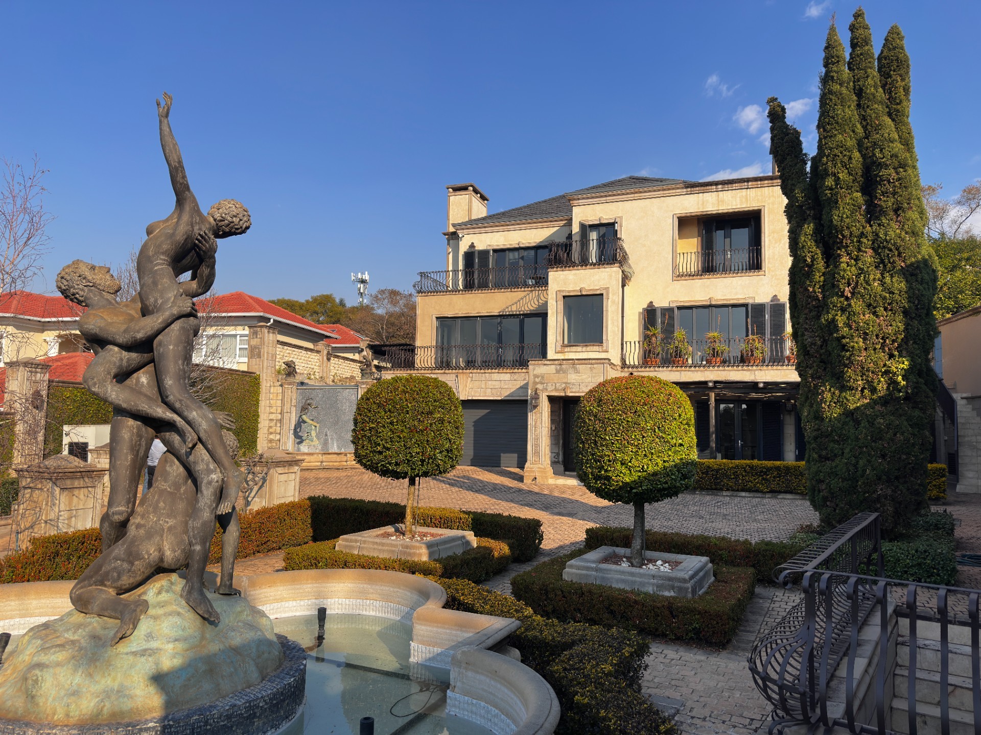 House for rent in Waterkloof Boulevard Estate, Waterkloof Ridge, Pretoria, 1251 m²
