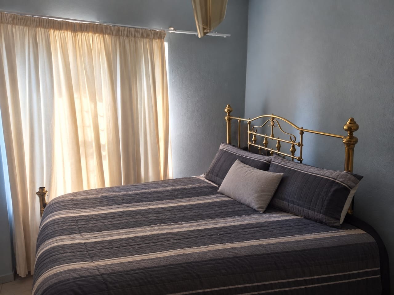 Apartment for sale in Honeypark, Roodepoort, 61 m²