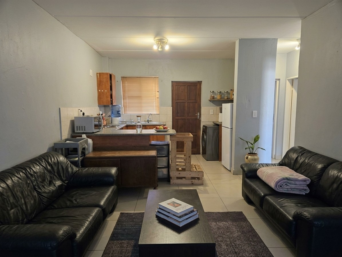 Apartment for sale in Honeypark, Roodepoort, 61 m²