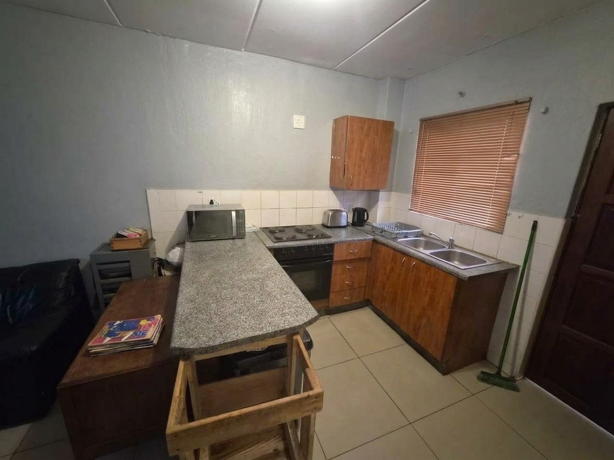 Apartment for sale in Honeypark, Roodepoort, 61 m²