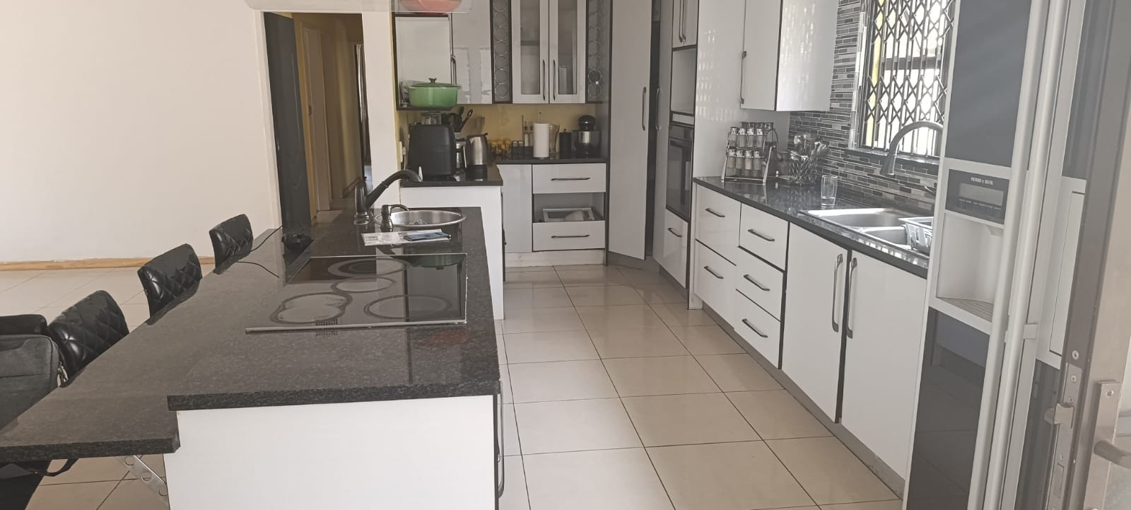 House for sale in Elarduspark, Pretoria, 1249 m²
