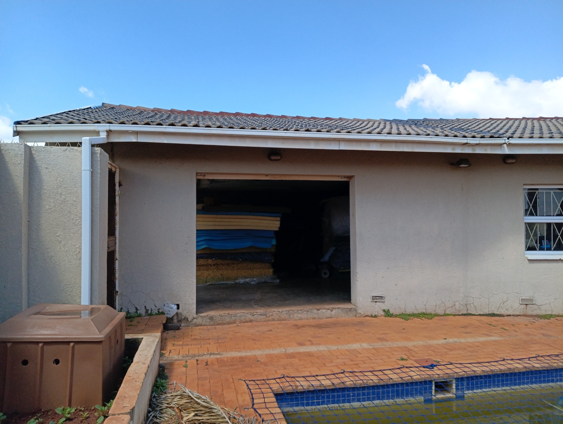 House for sale in Lenasia South, Johannesburg, 100 m²