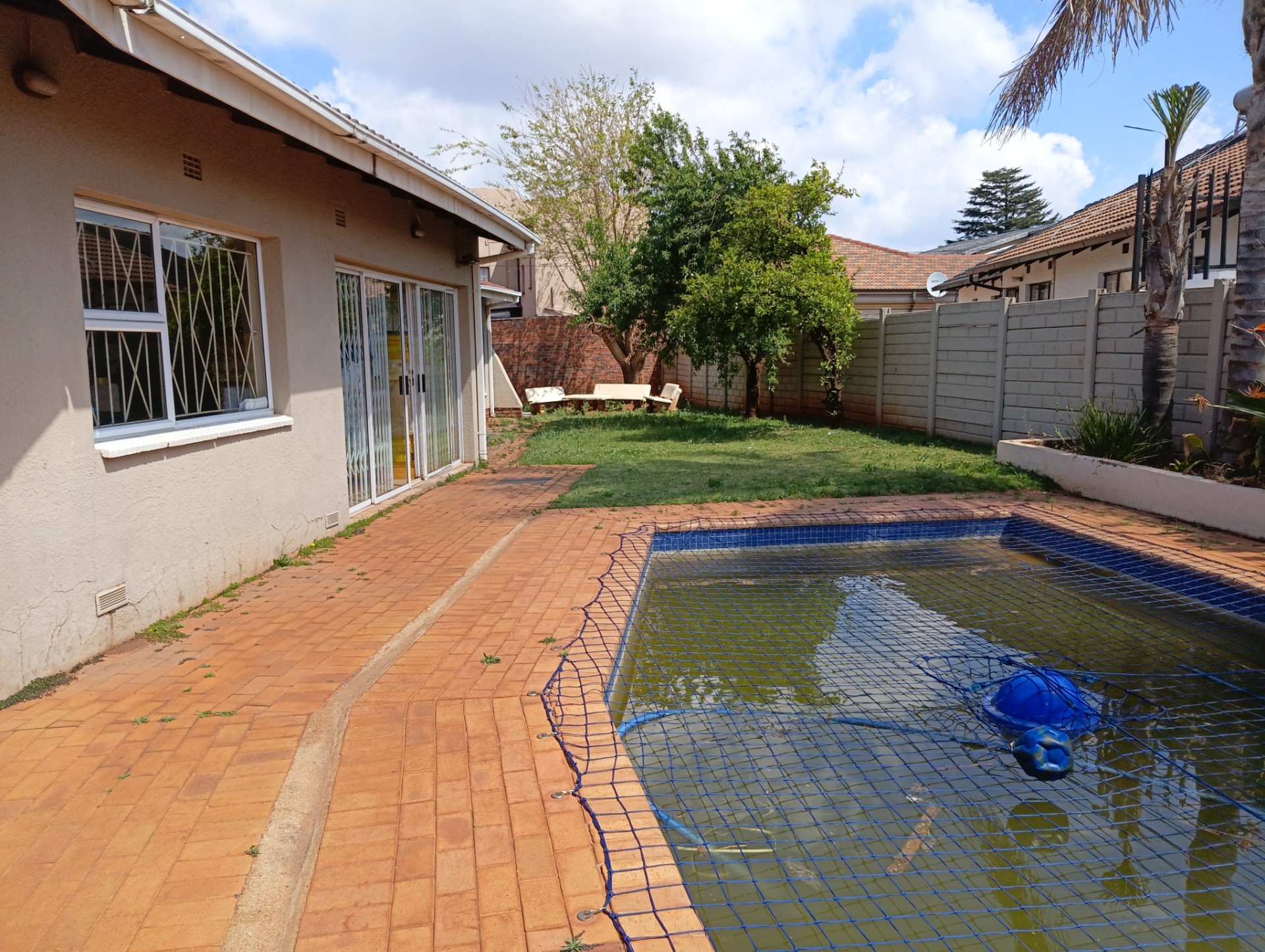 House for sale in Lenasia South, Johannesburg, 100 m²