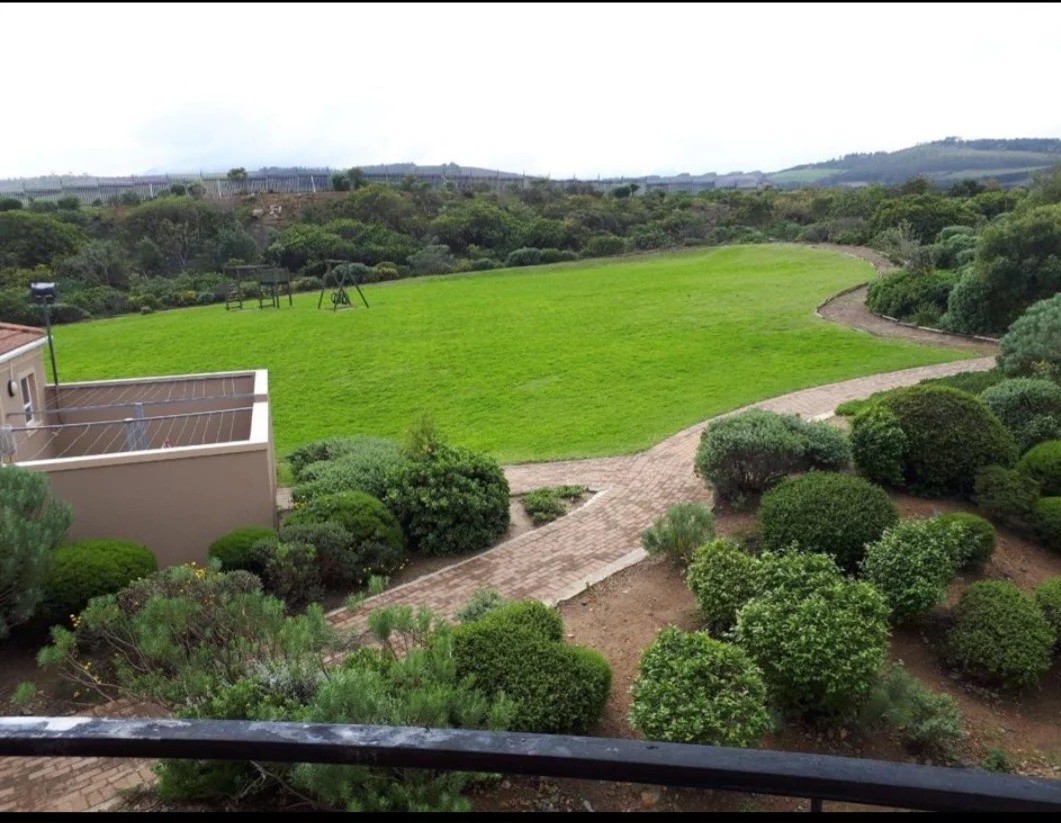 Apartment for sale in Sir Lowrys Pass, Somerset West, 65 m²