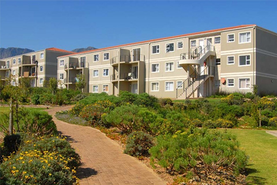 Apartment for sale in Sir Lowrys Pass, Somerset West, 65 m²