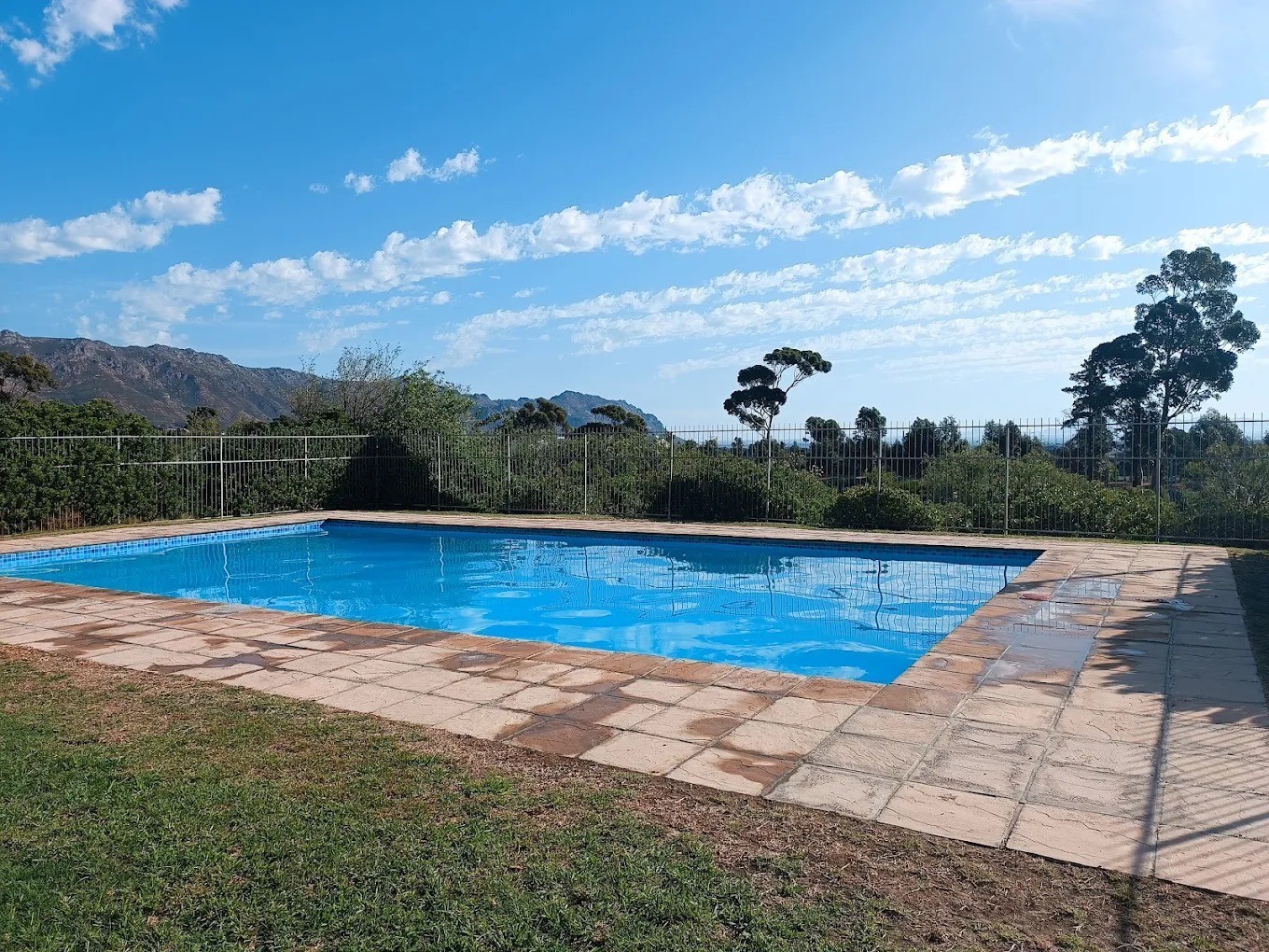 Apartment for sale in Sir Lowrys Pass, Somerset West, 65 m²